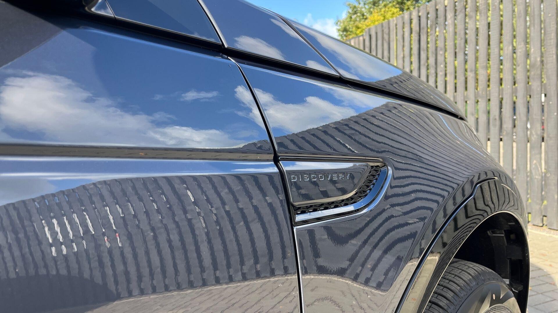 Land Rover Discovery Sport view 21