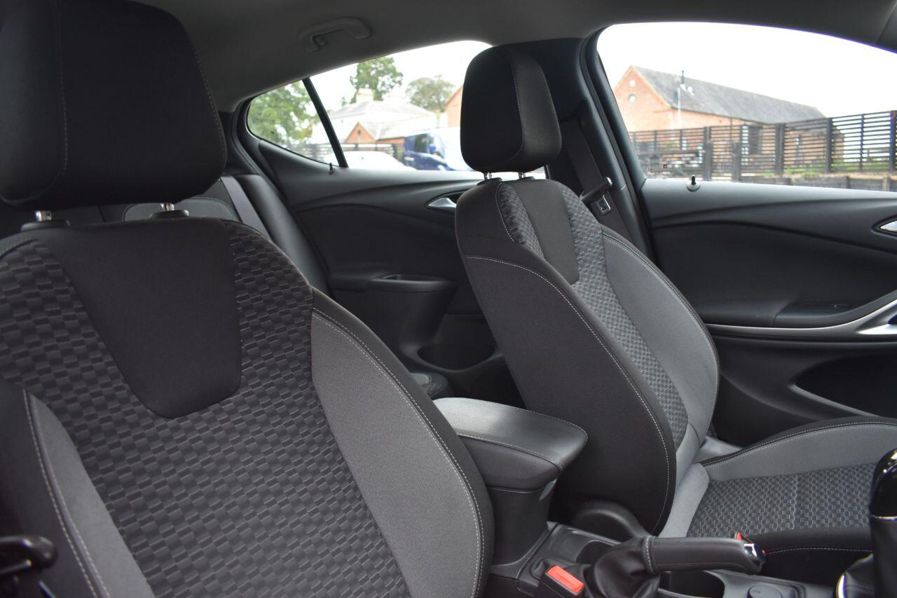 Vauxhall Astra view 21