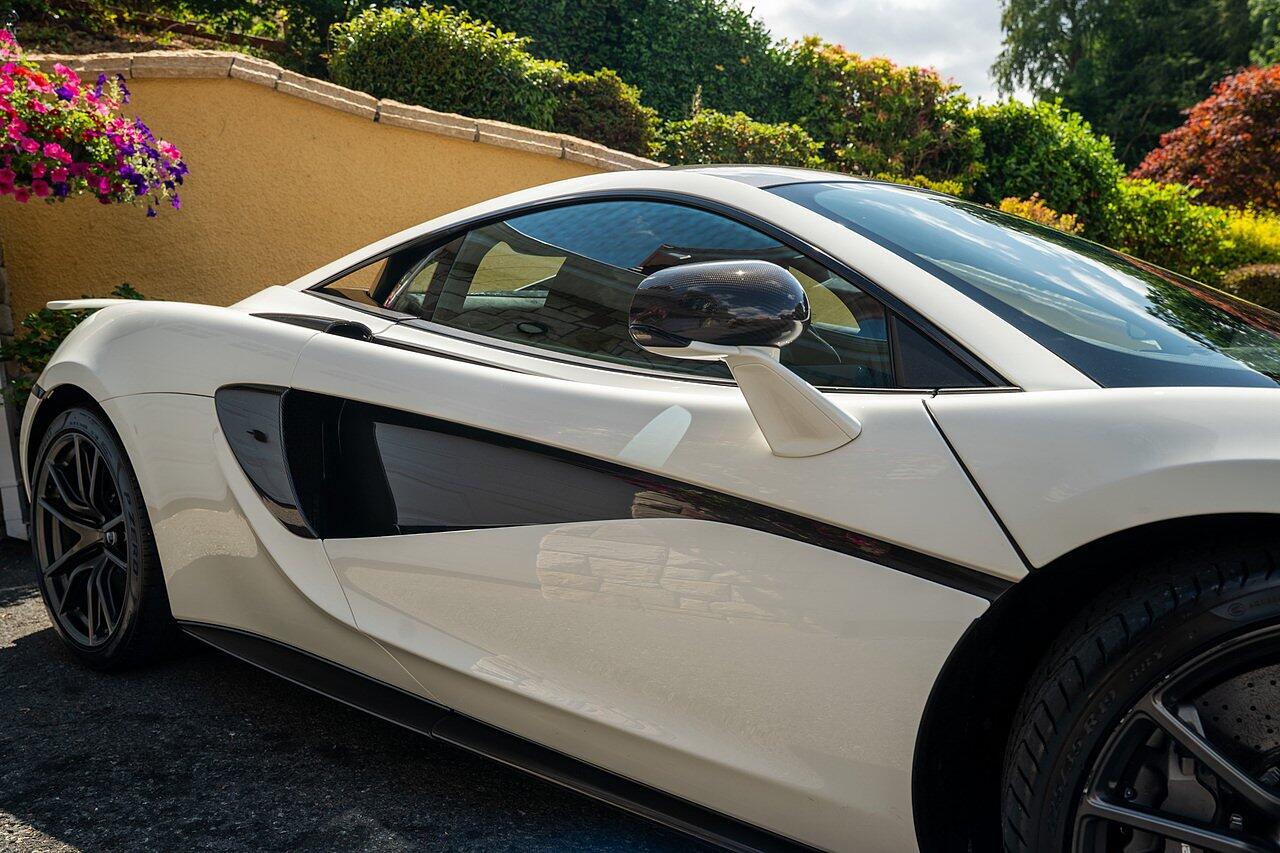 McLaren 570S view 38