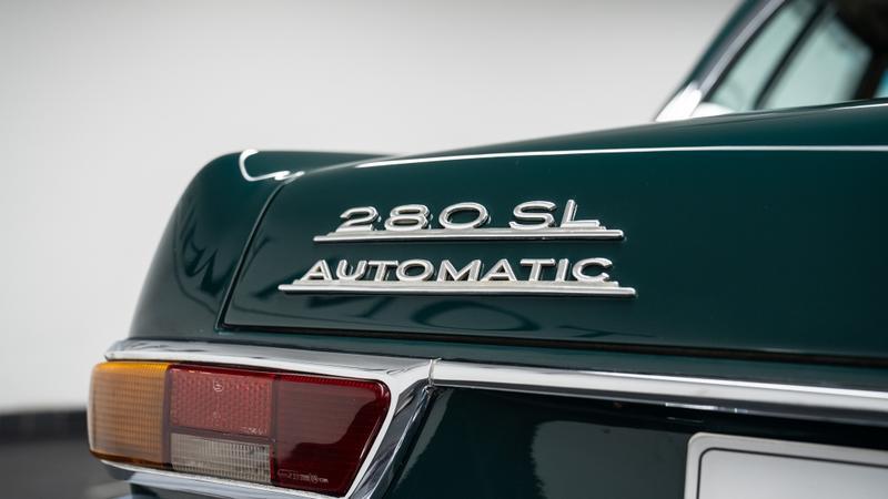 Mercedes-Benz SL view 16