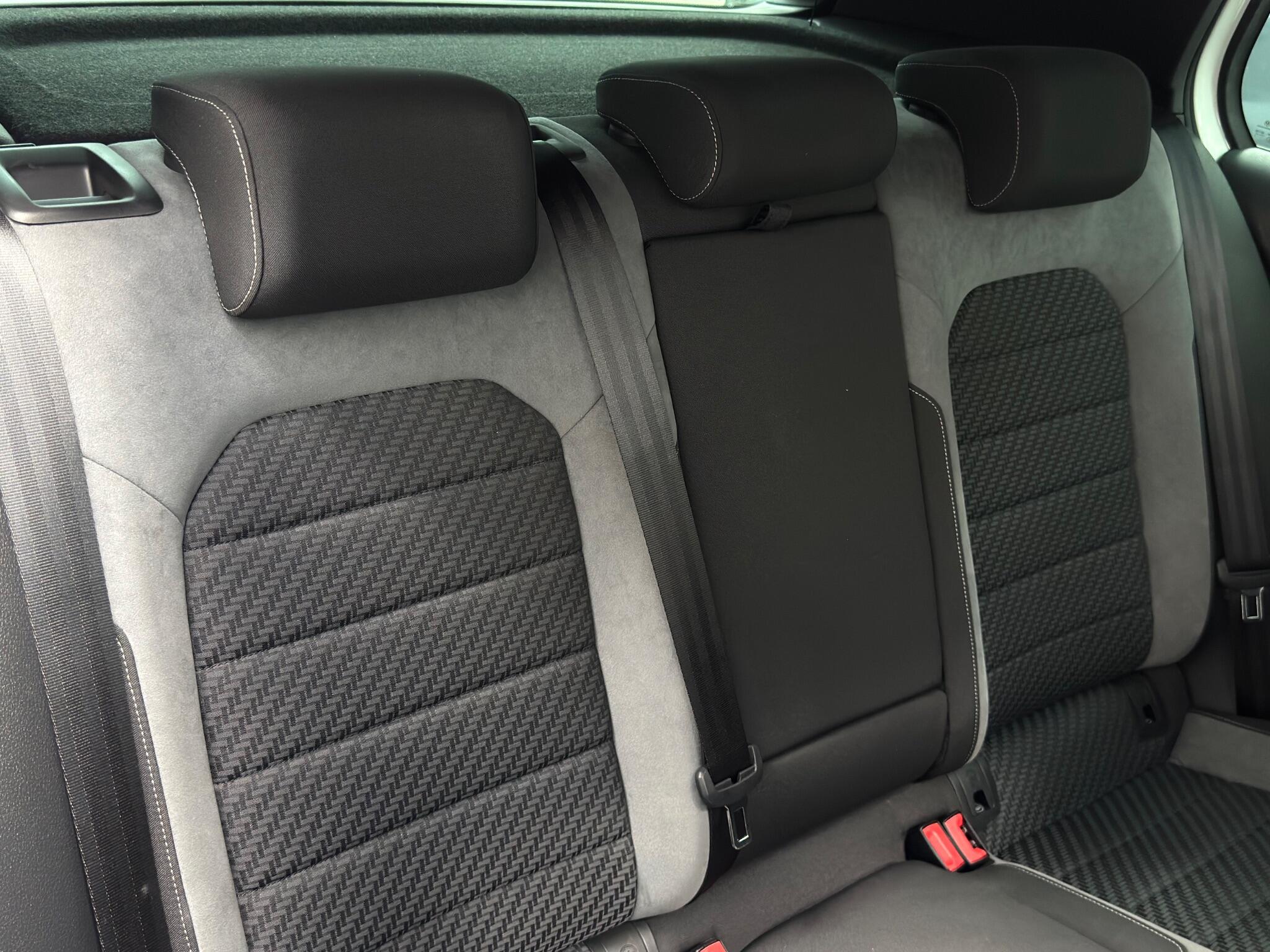 Volkswagen Golf view 50