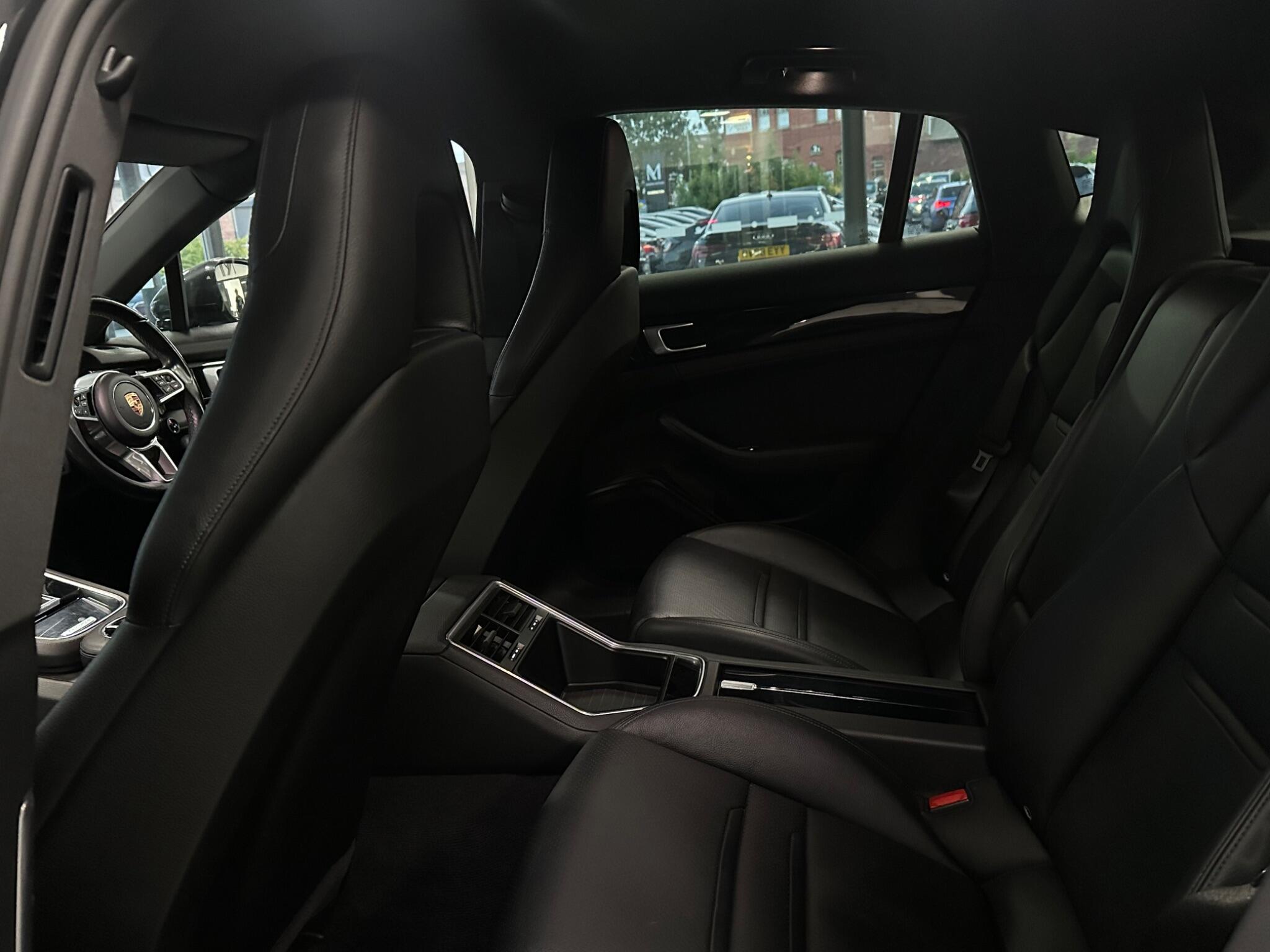 Porsche Panamera view 39