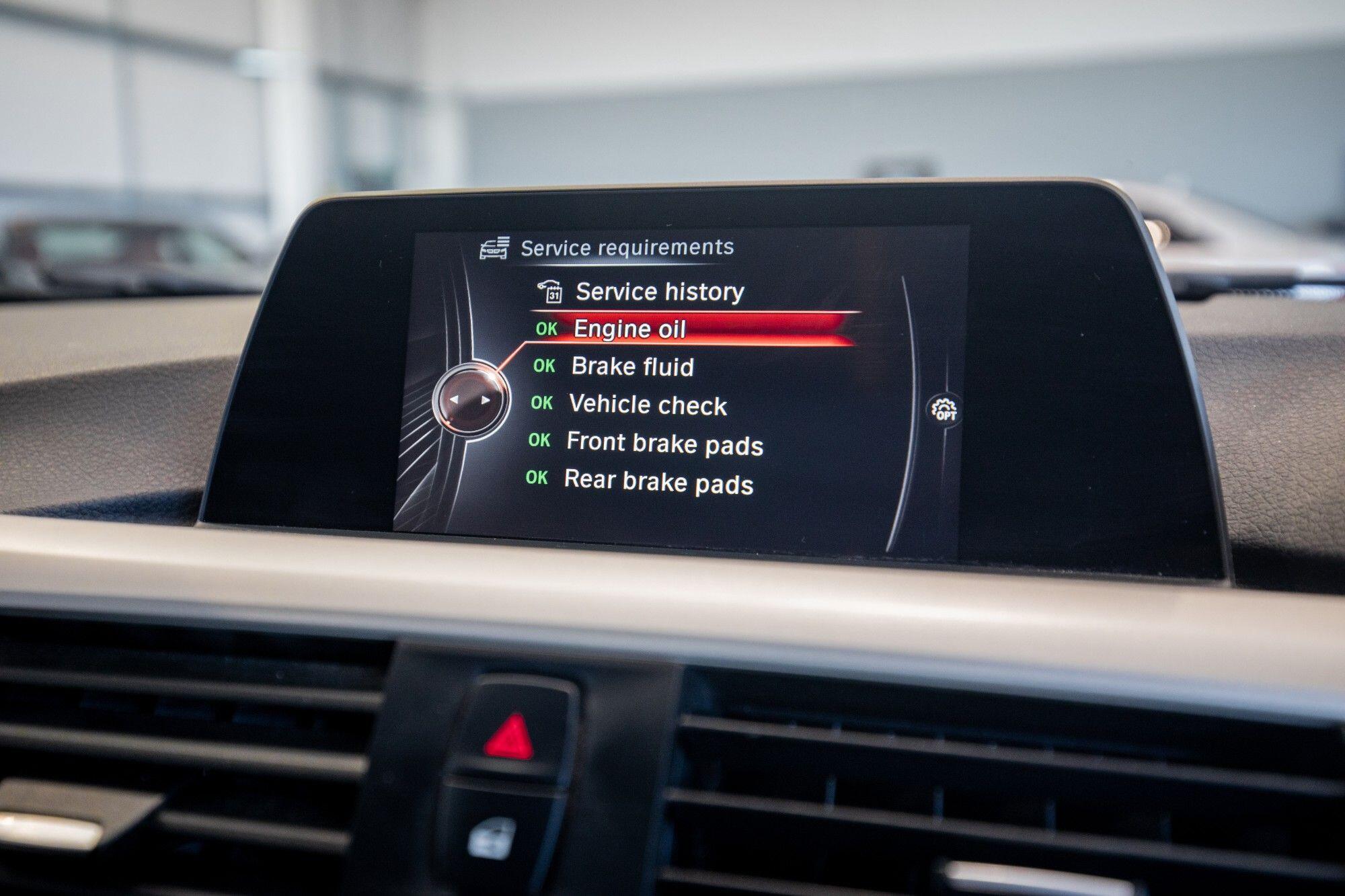 BMW 3 Series view 26