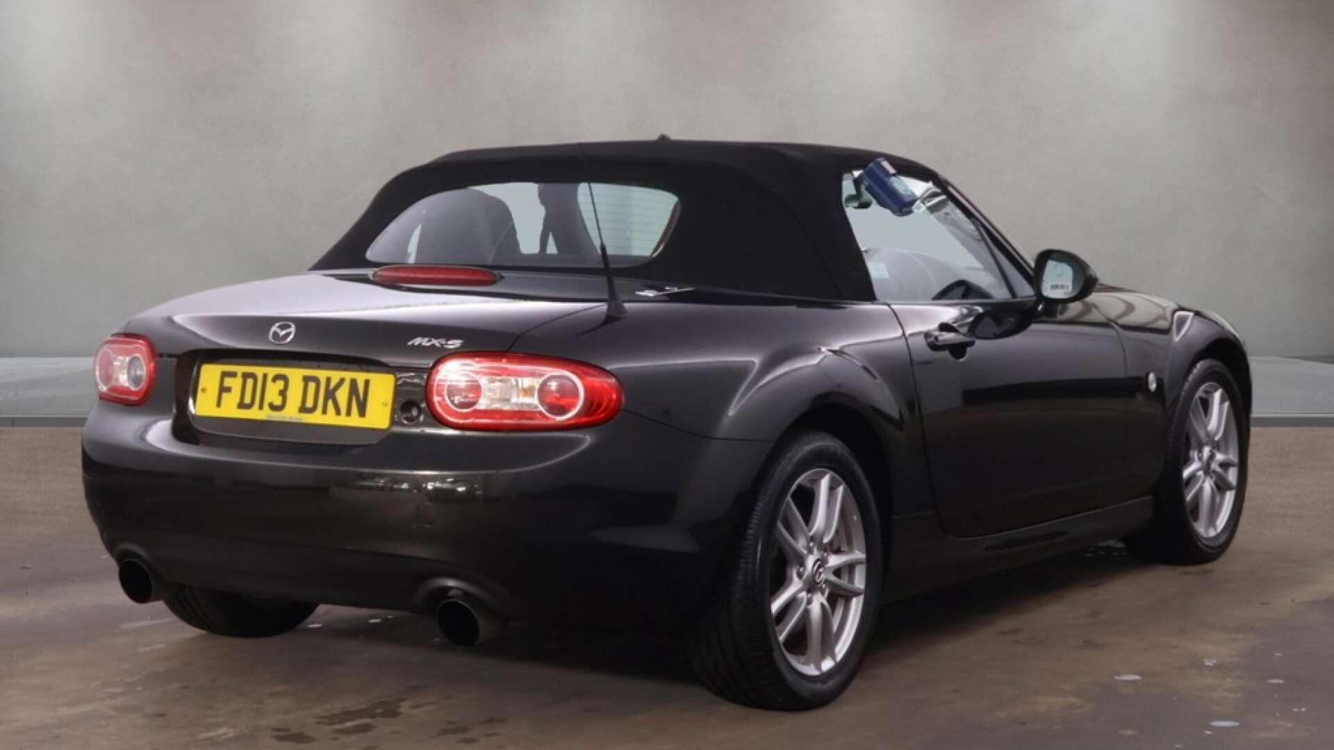 Mazda MX-5 view 9
