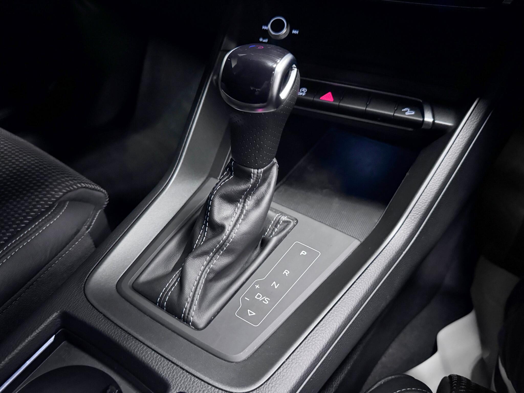 Audi Q3 view 36