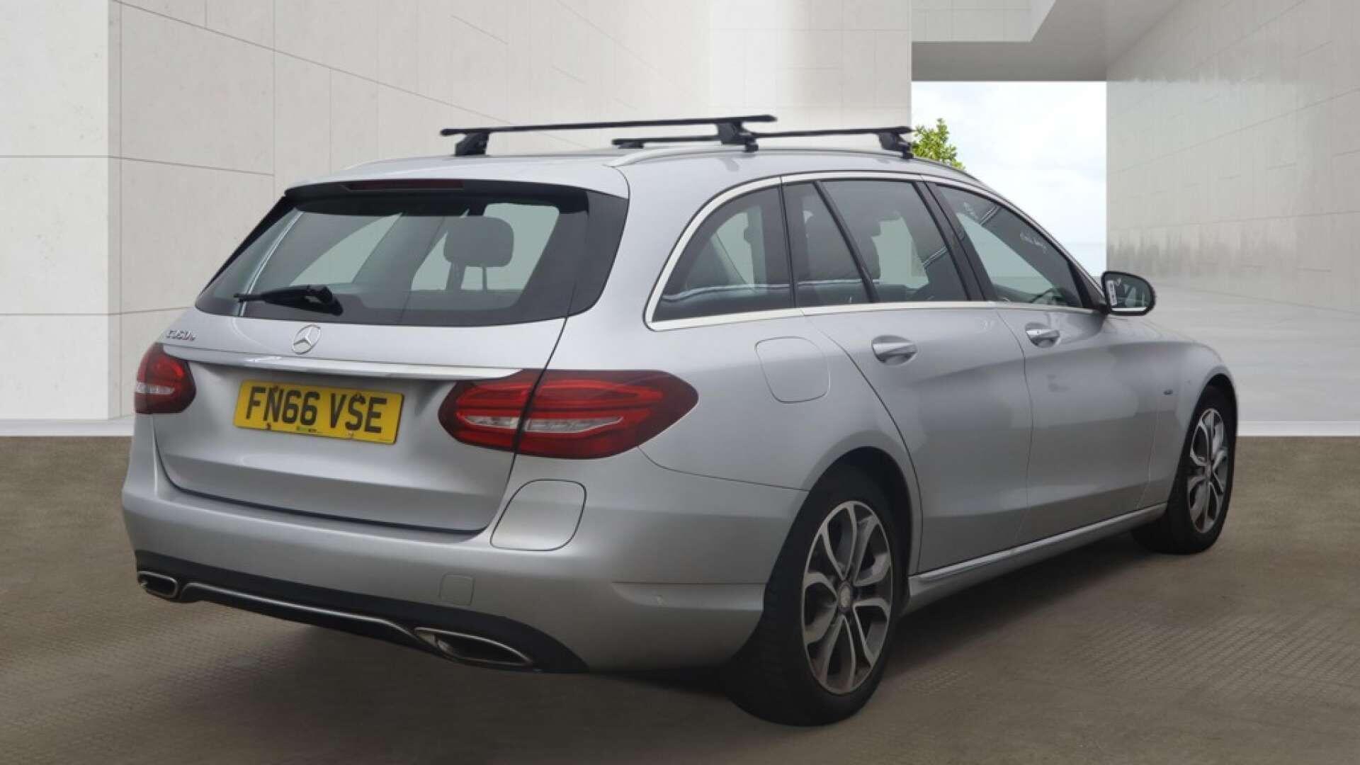 Mercedes-Benz C Class view 4