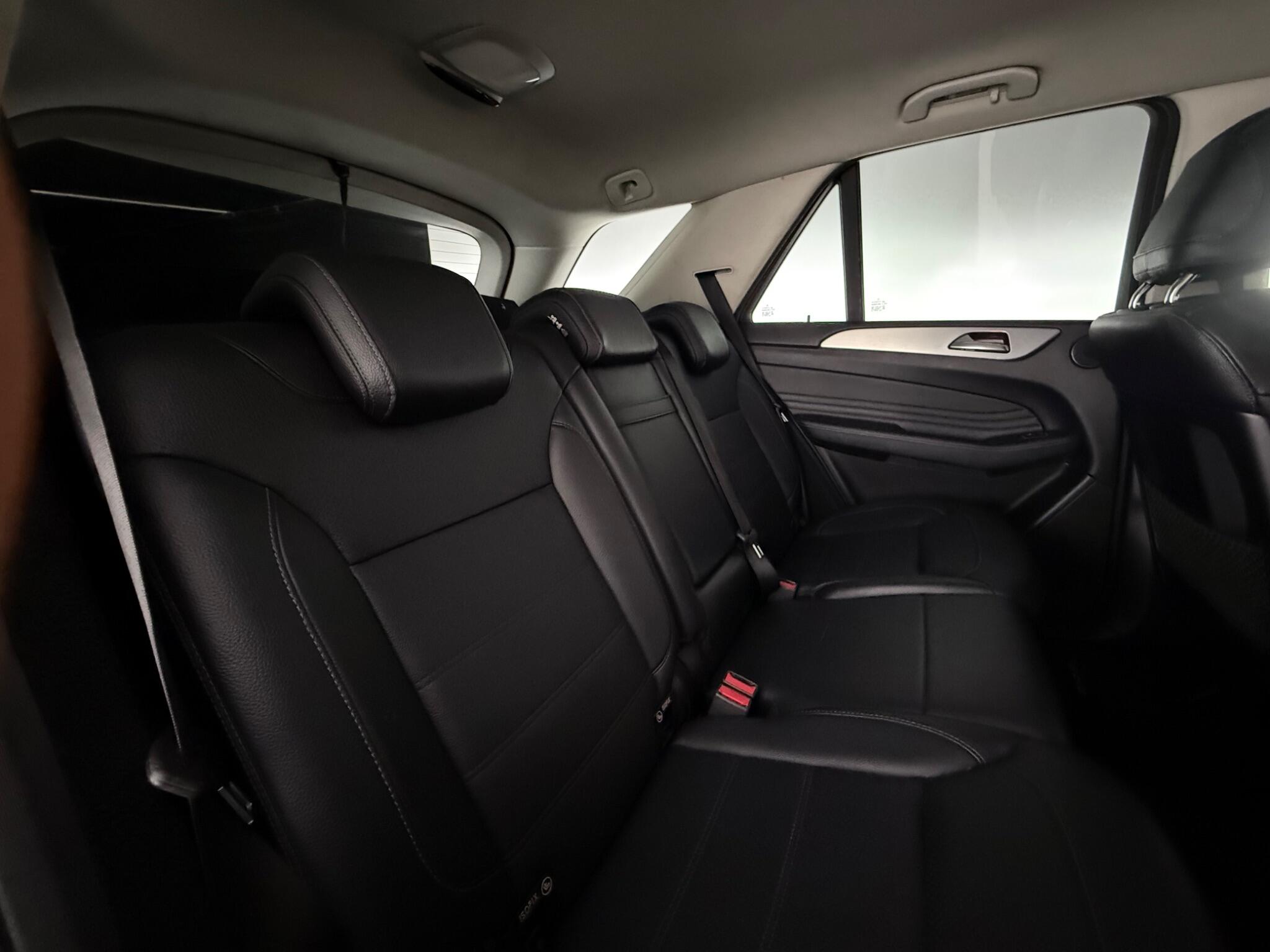 Mercedes-Benz GLE view 31