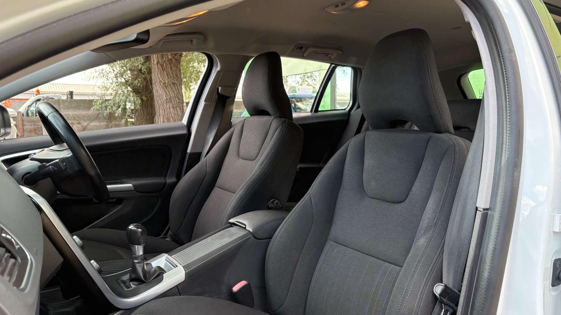Volvo V60 view 13