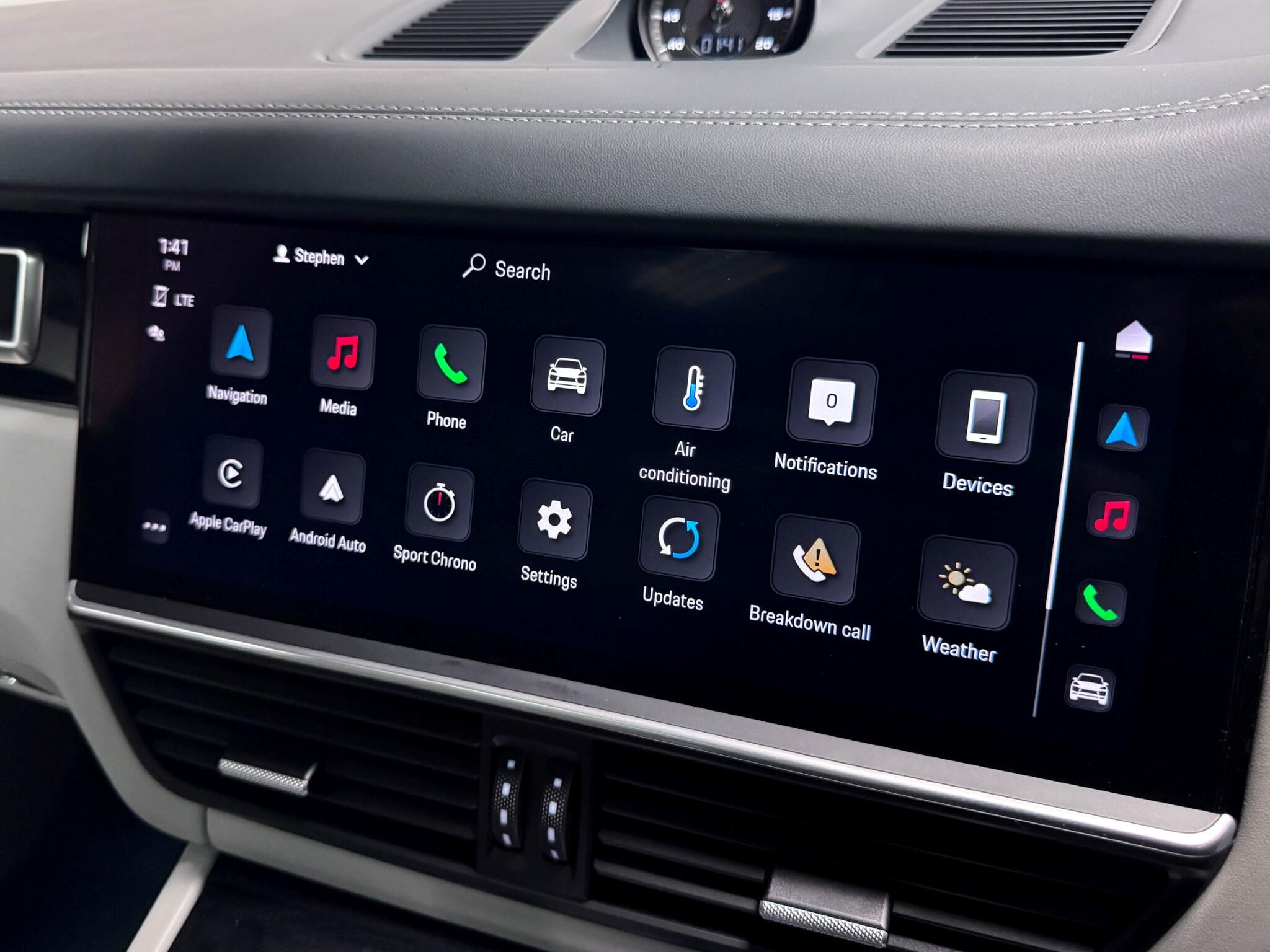 Porsche Cayenne view 42