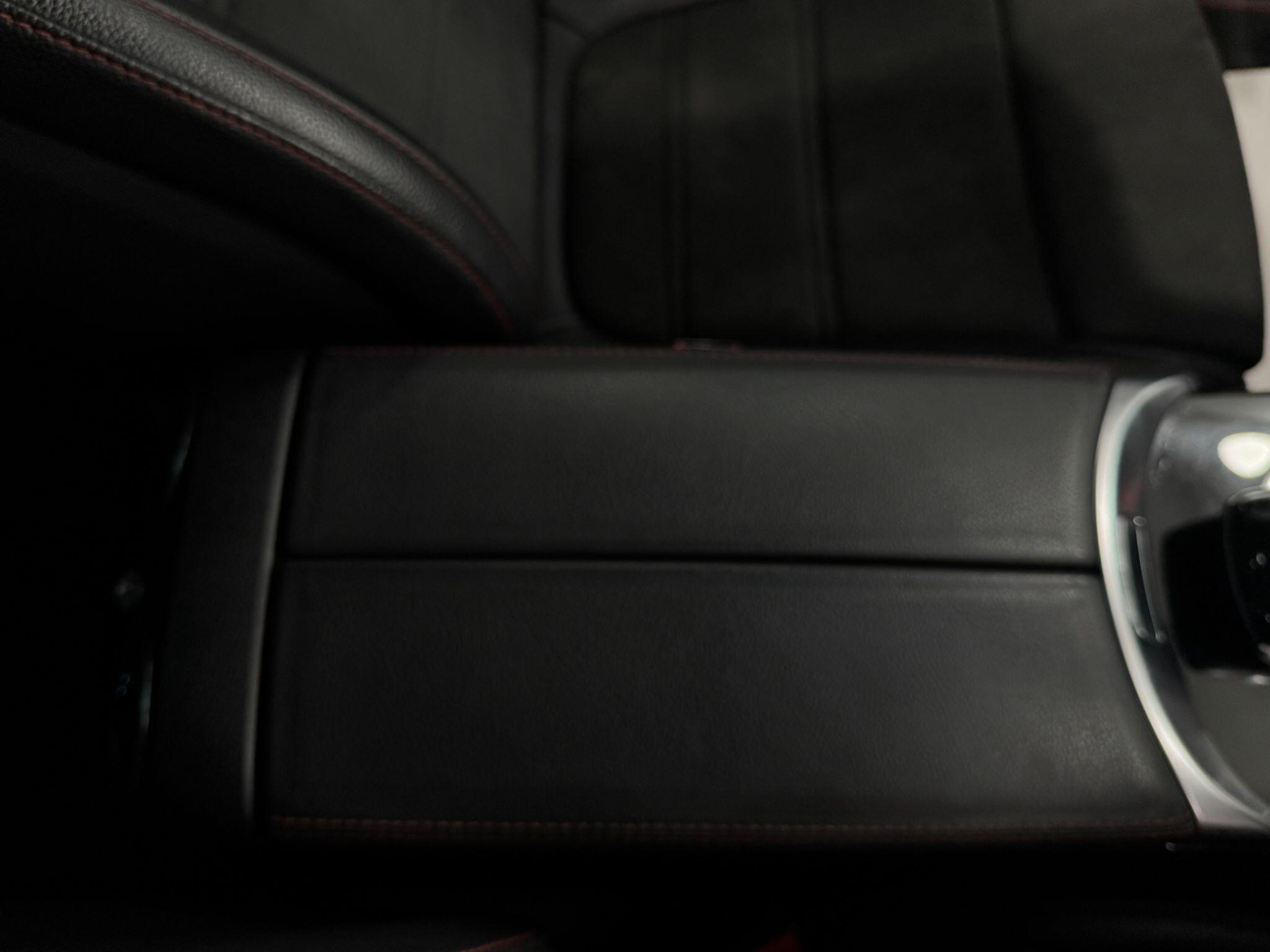 Mercedes-Benz C-Class view 36