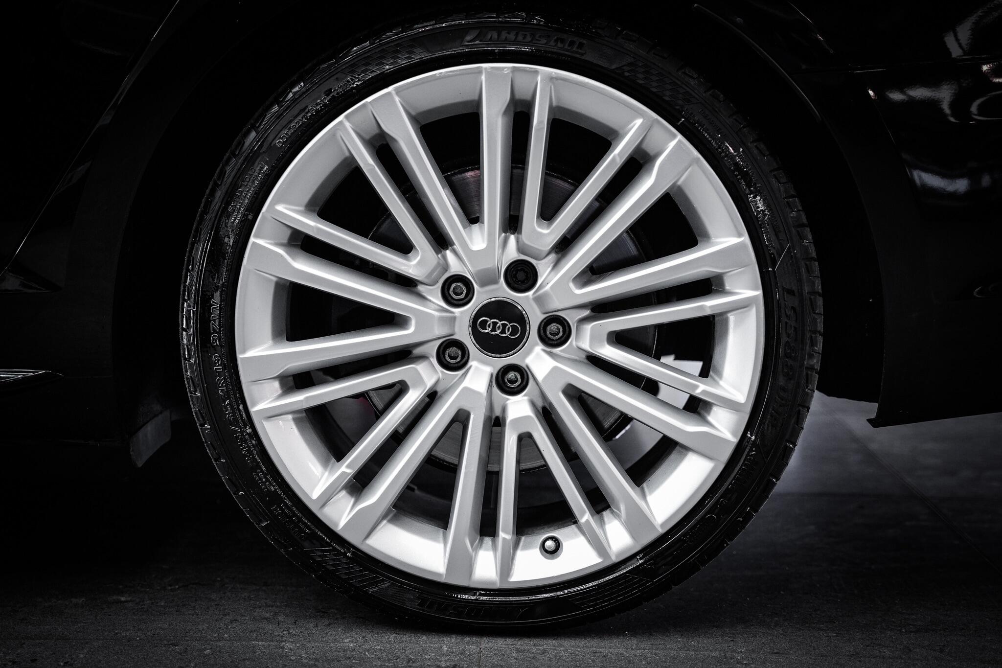 Audi S4 view 28