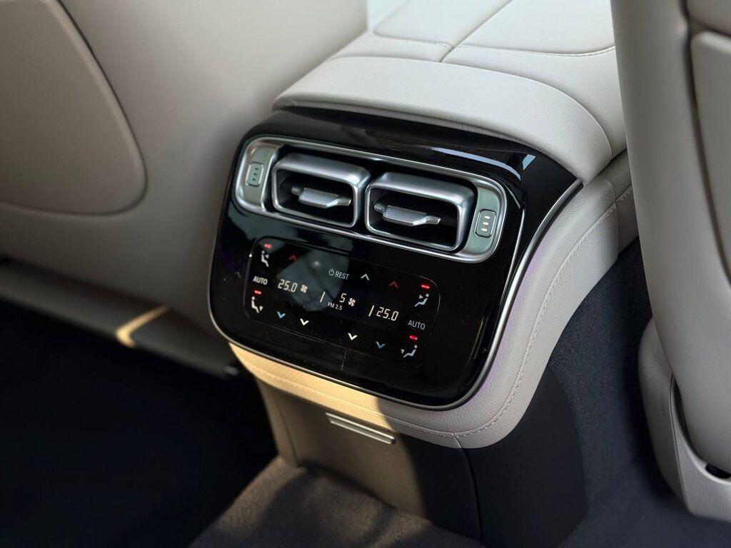 Mercedes-Benz S Class view 23