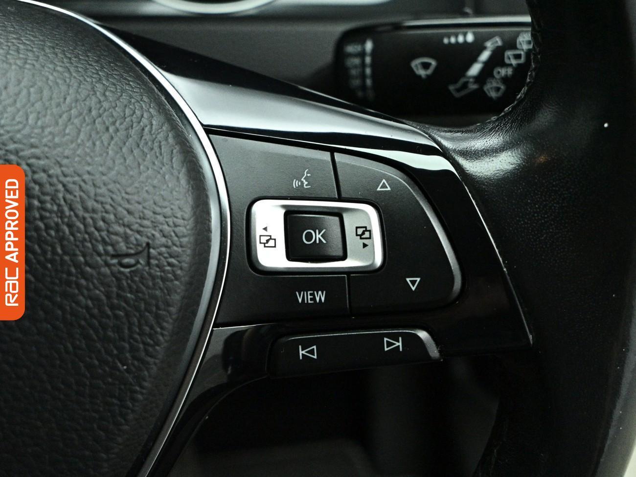 Volkswagen Golf view 22