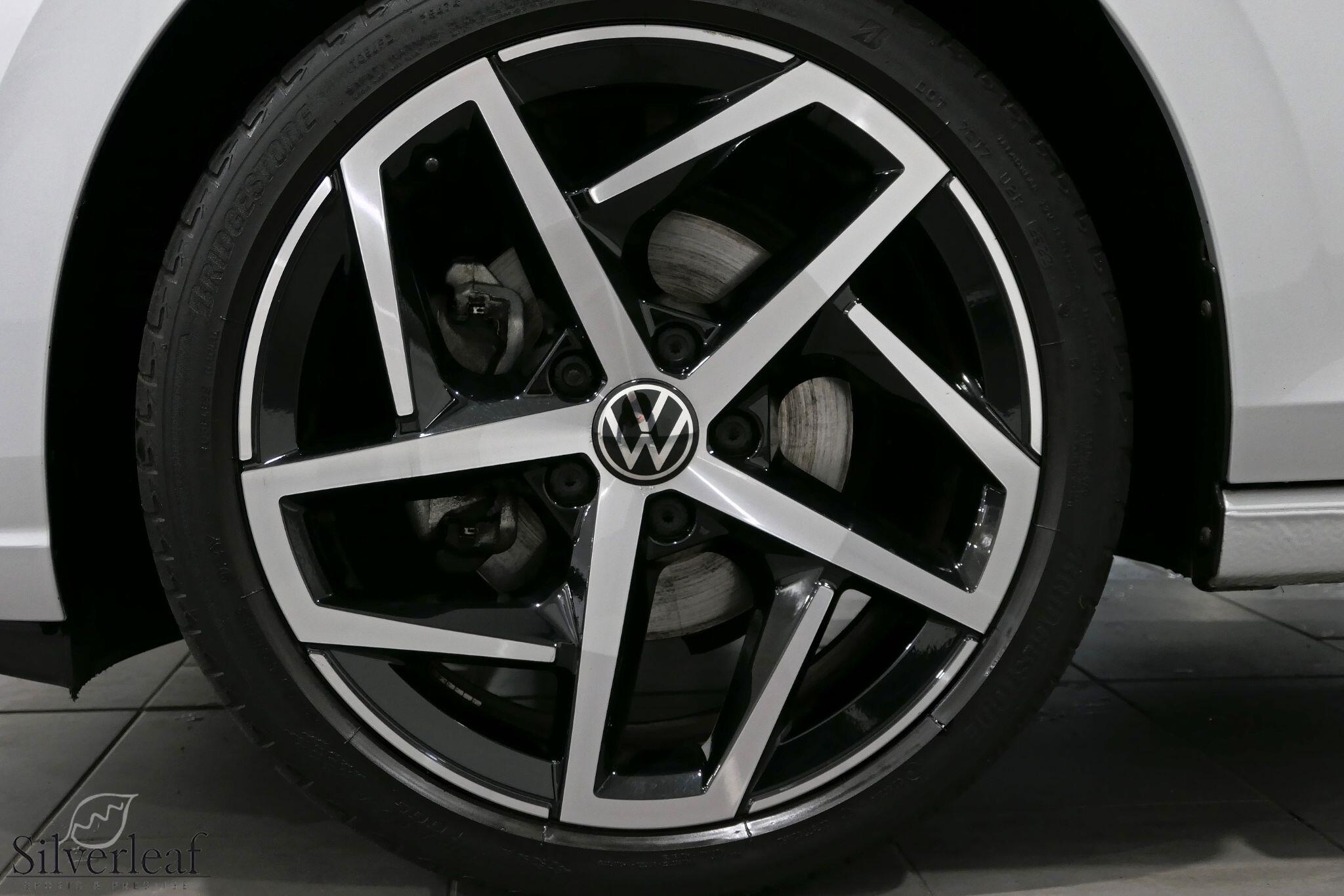 Volkswagen Golf view 9