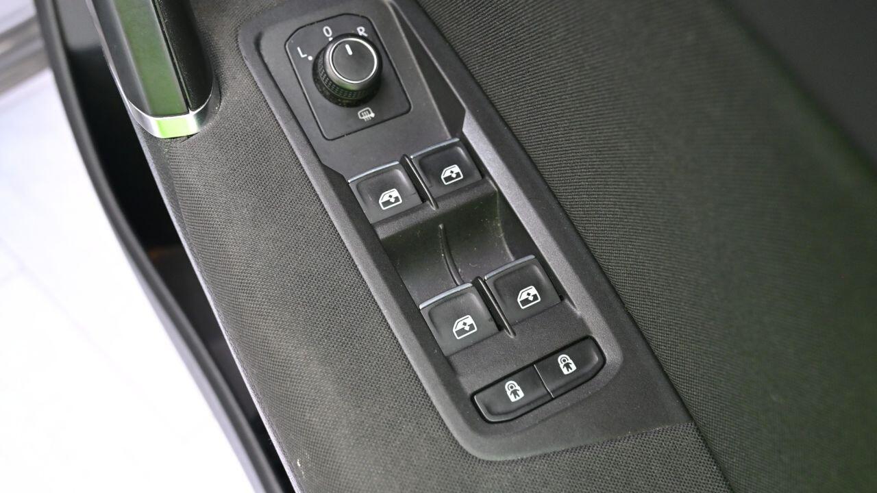 Volkswagen Touran view 35