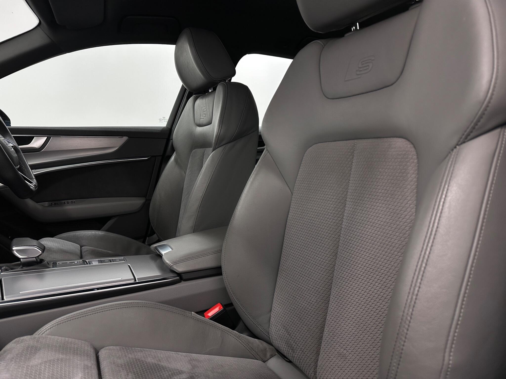 Audi A6 view 37