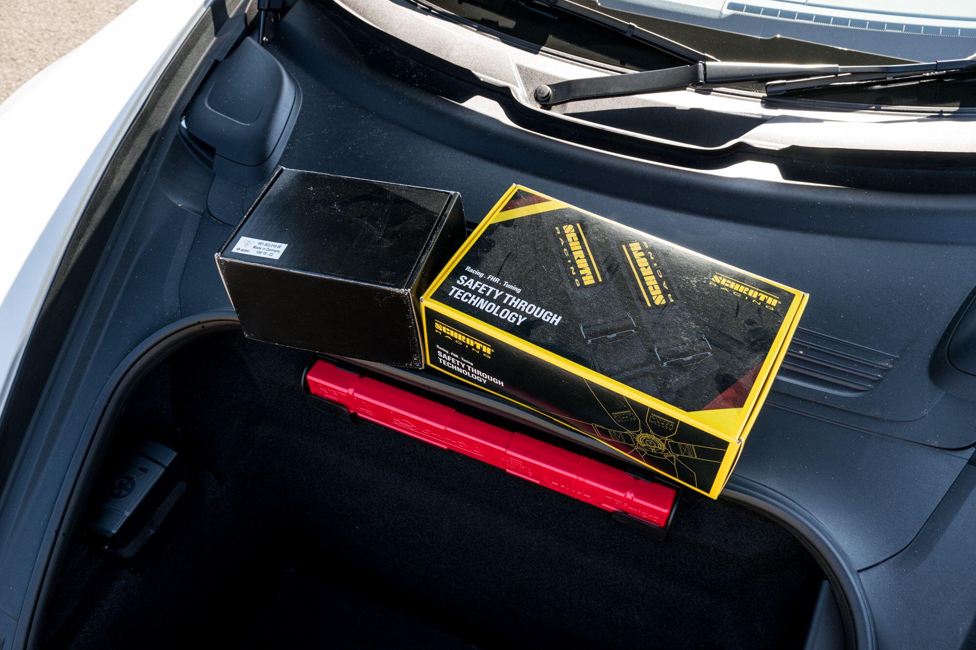 Porsche 911 view 28