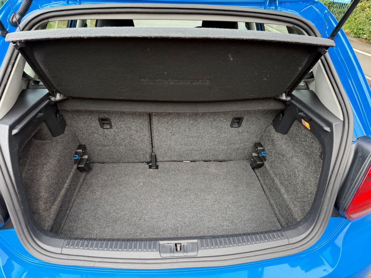 Volkswagen Polo view 32