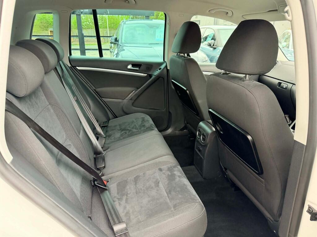 Volkswagen Tiguan view 12