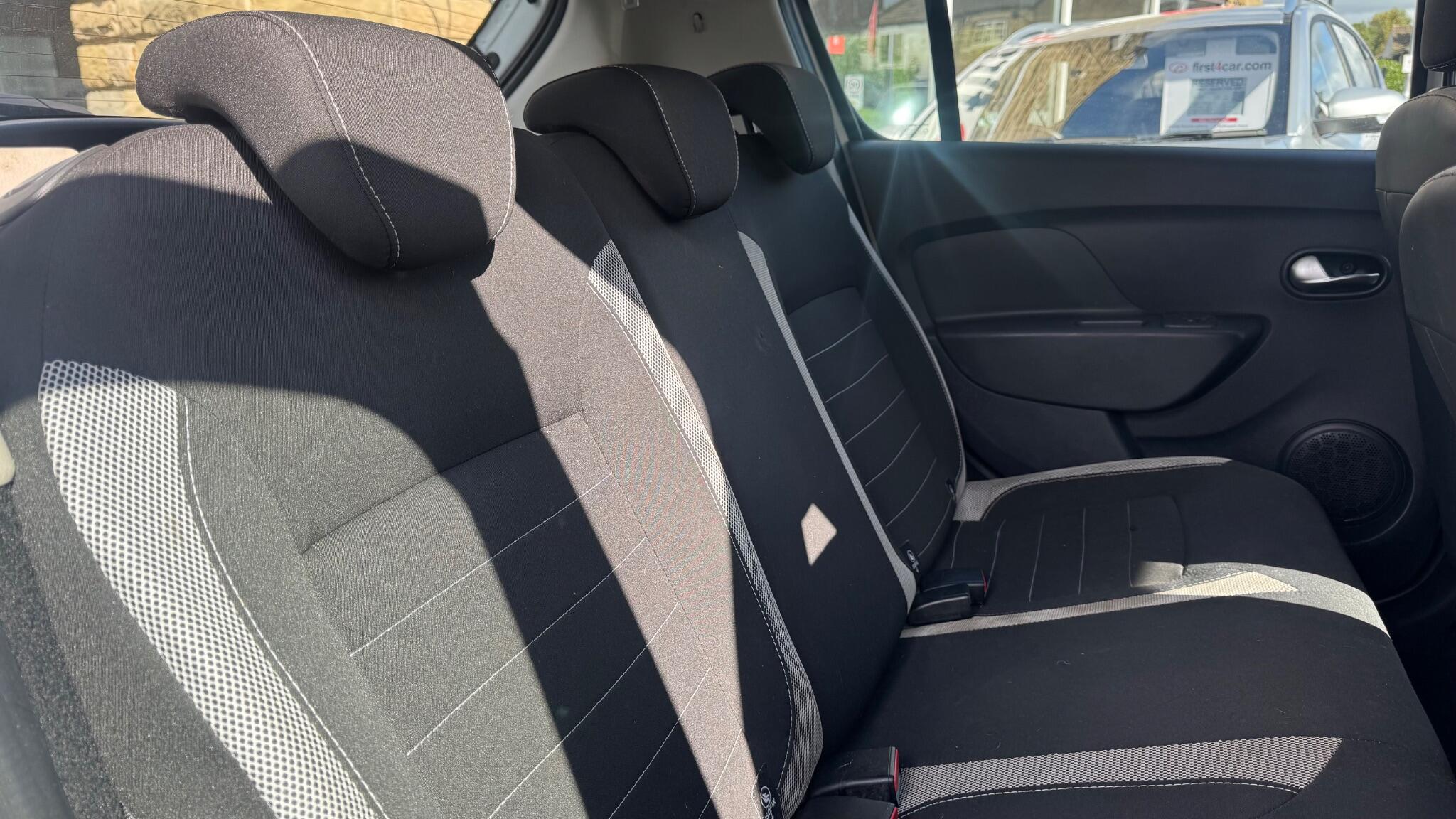 Dacia Sandero view 9