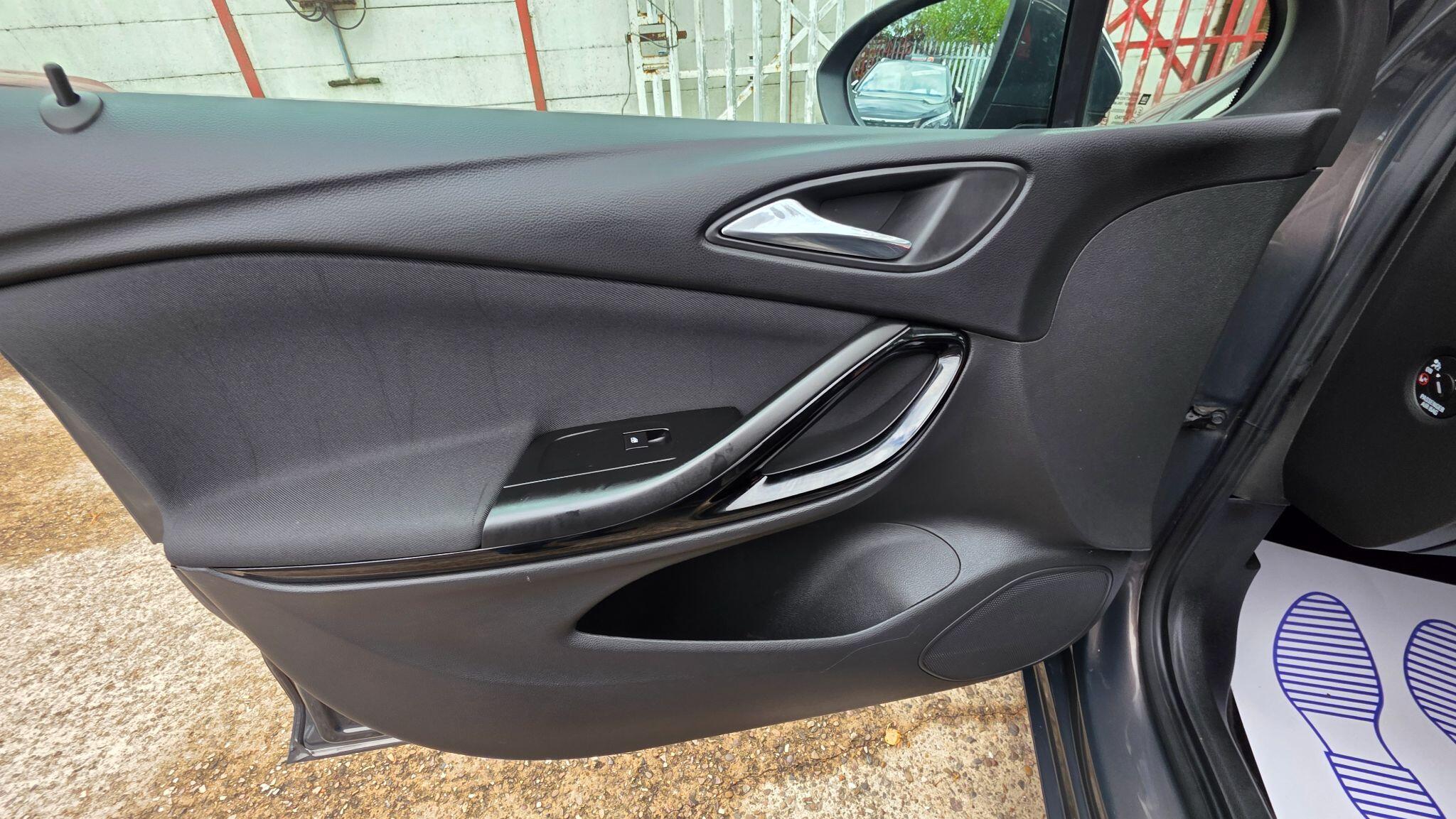 Vauxhall Astra view 30