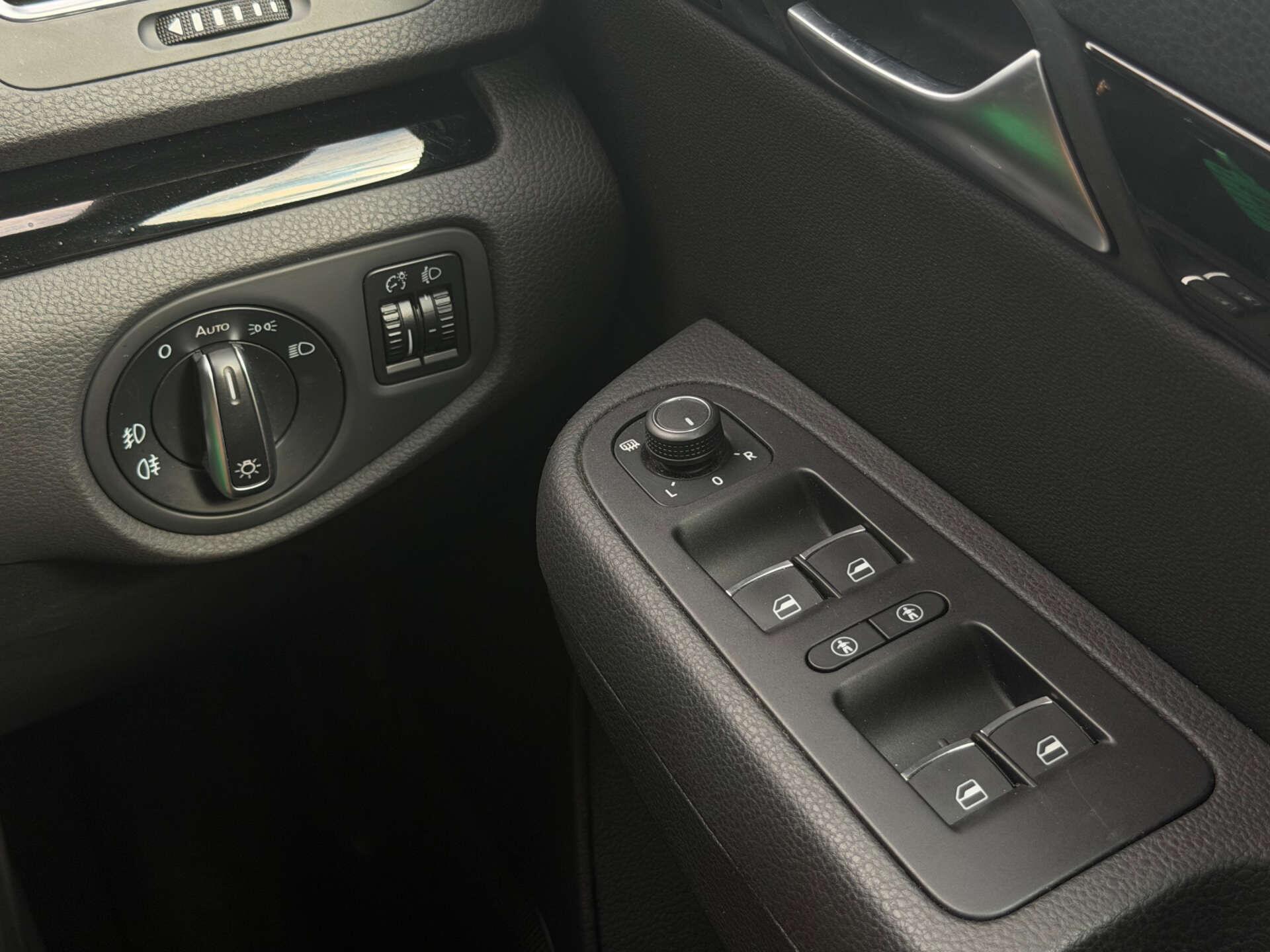 Volkswagen Sharan view 26