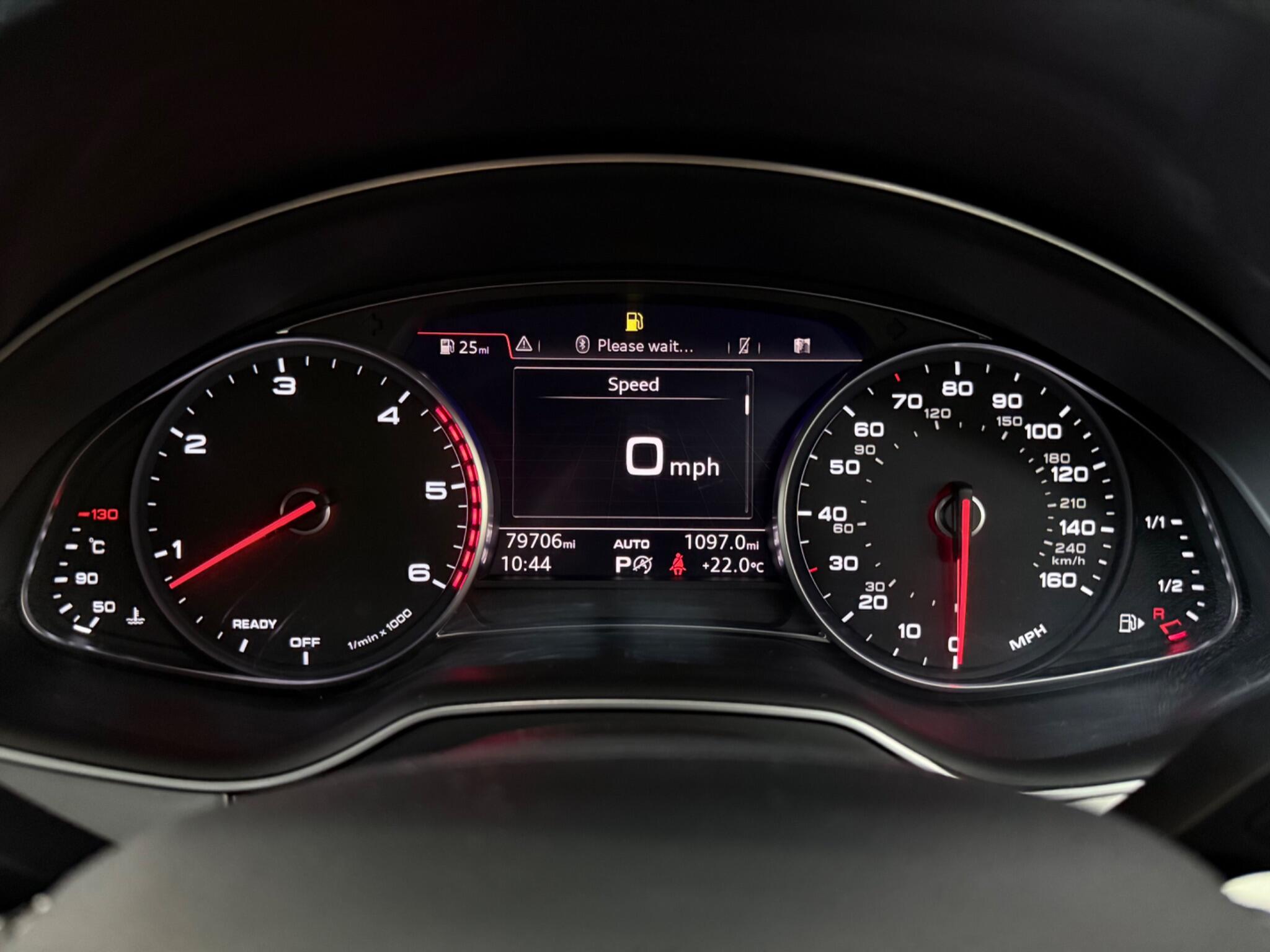 Audi Q7 view 15