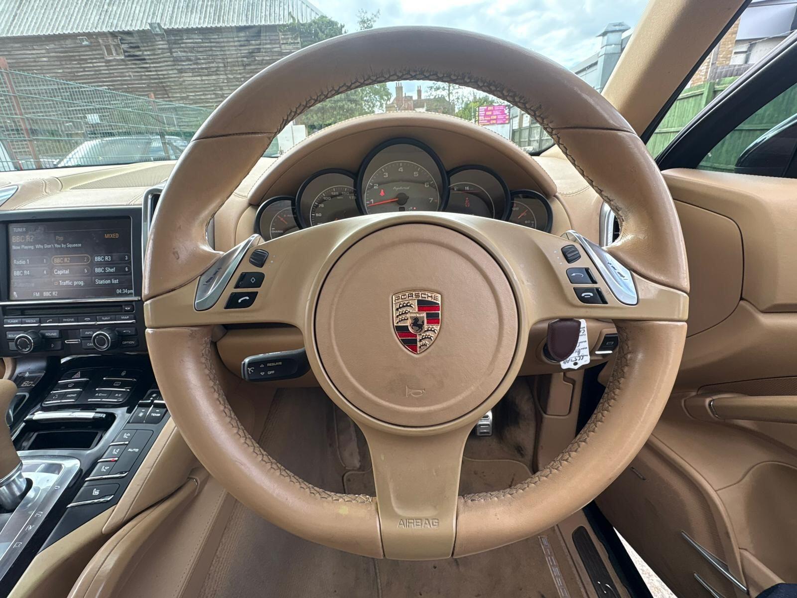 Porsche Cayenne view 23
