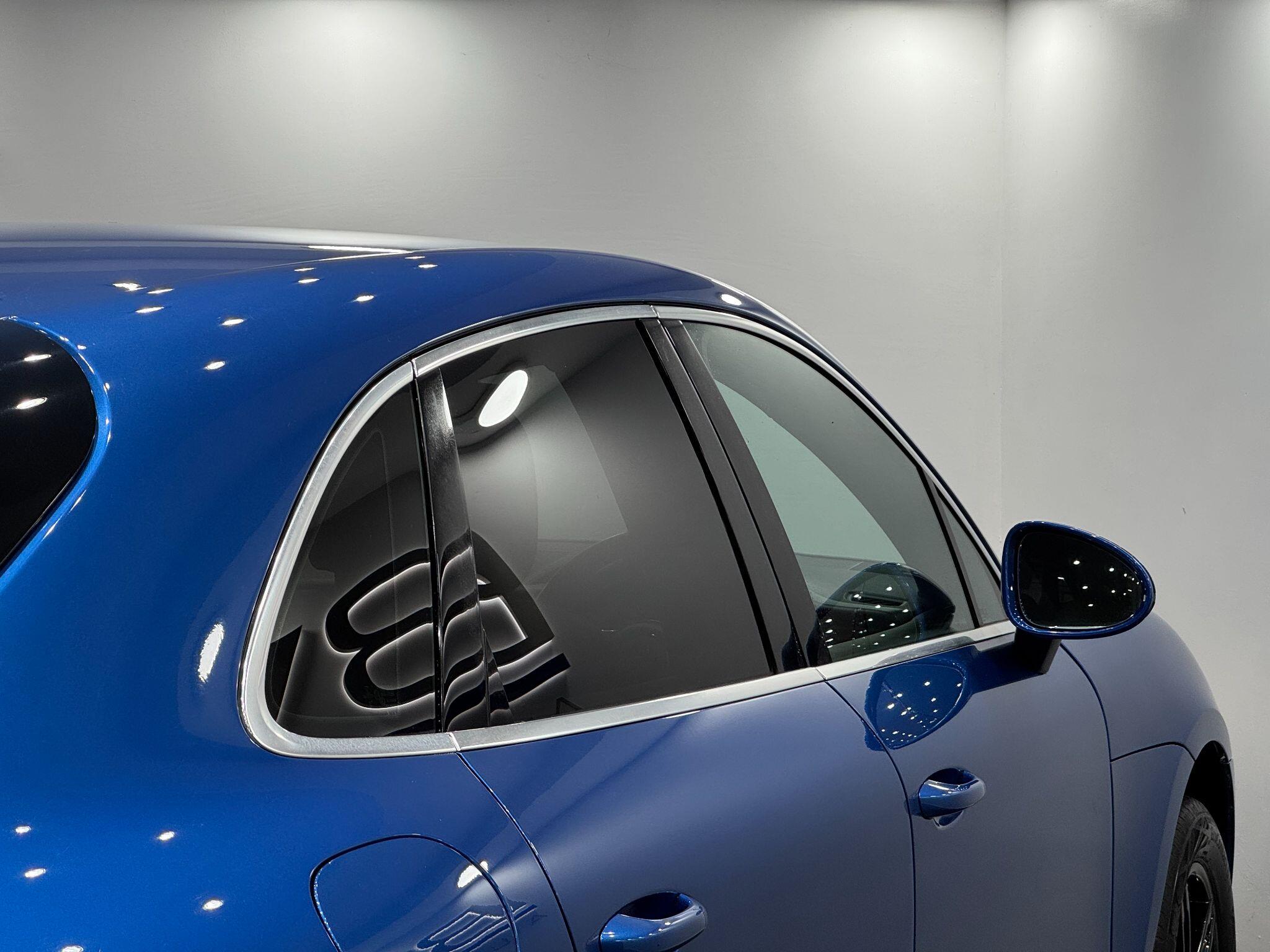 Porsche Macan view 25