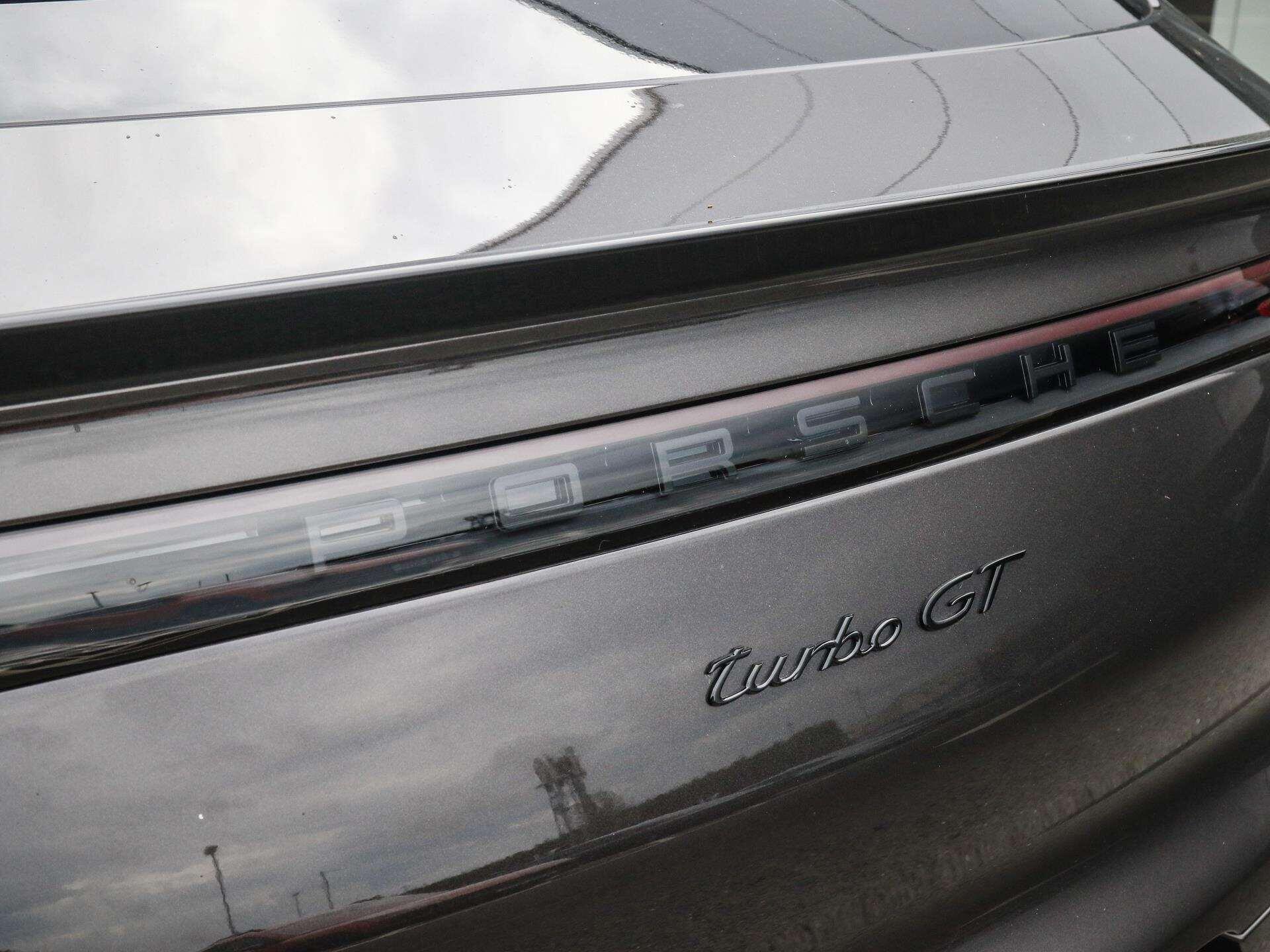 Porsche Cayenne view 29