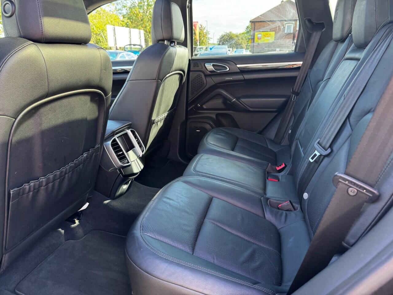 Porsche Cayenne view 44