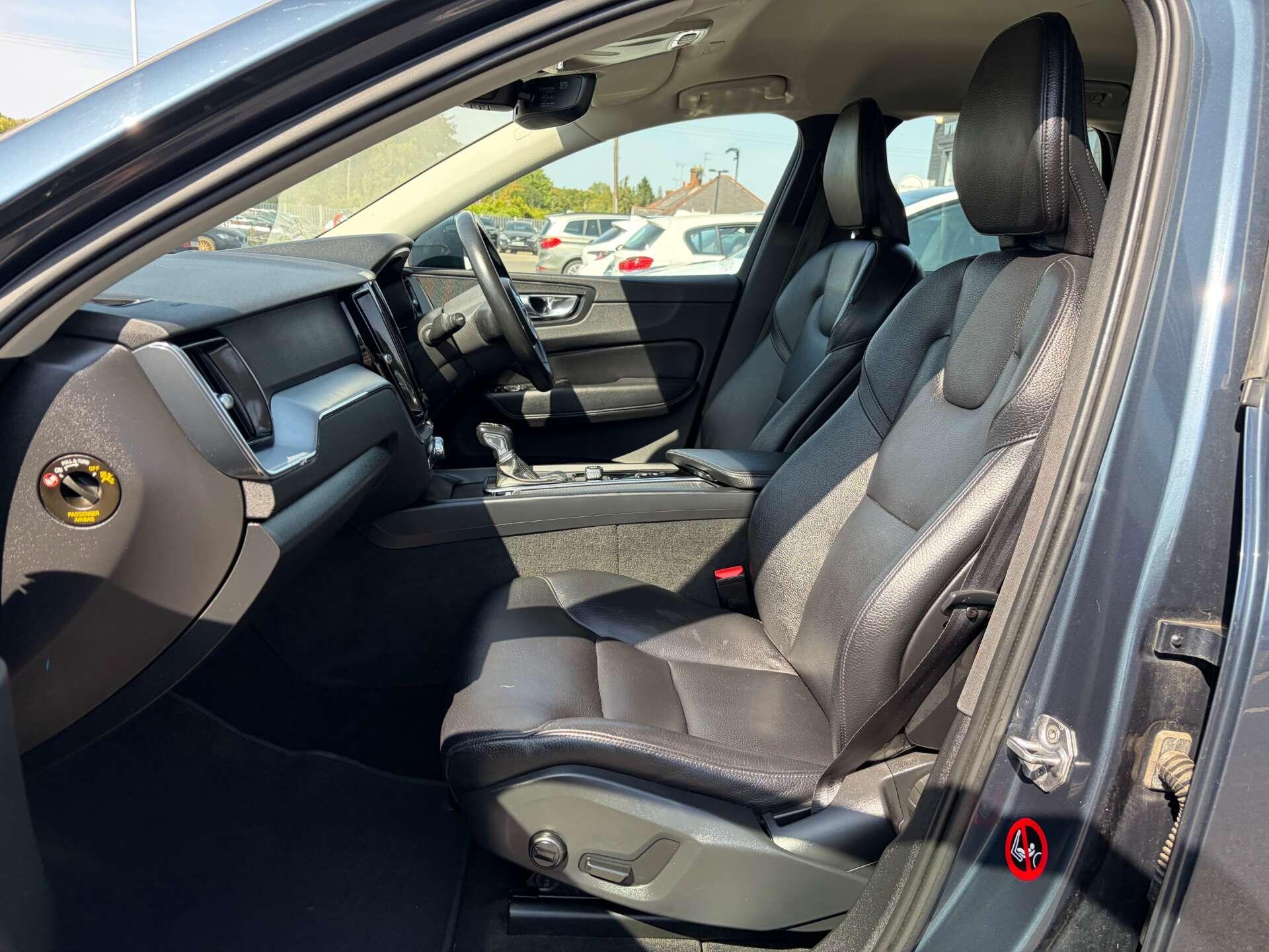 Volvo XC60 view 15