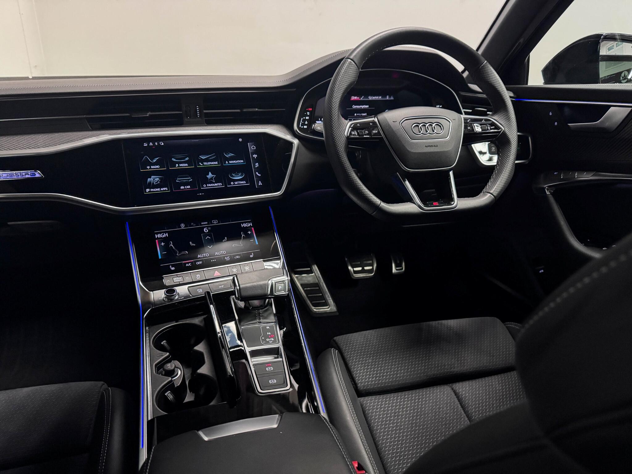 Audi A6 view 13