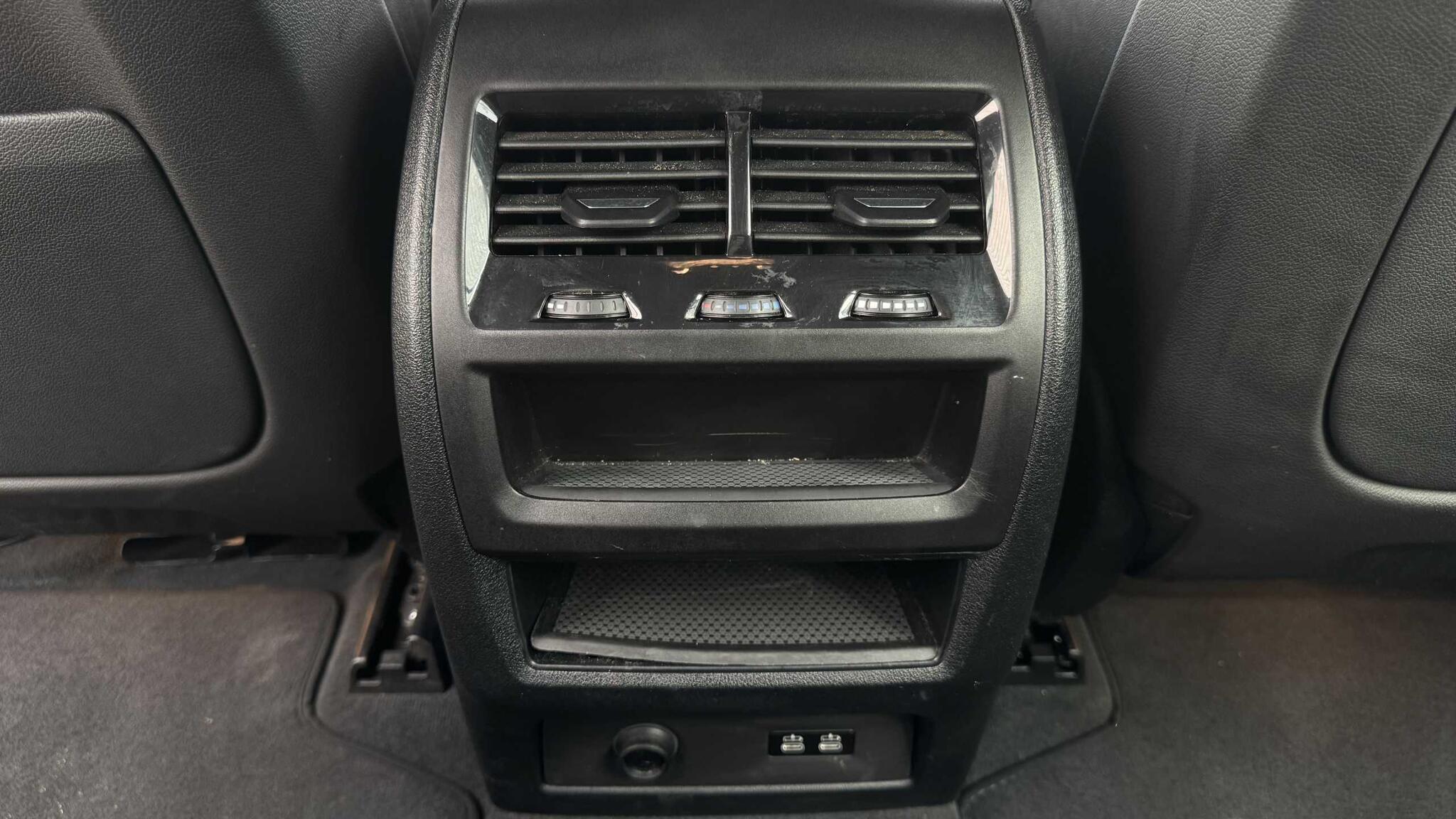 BMW X5 view 9