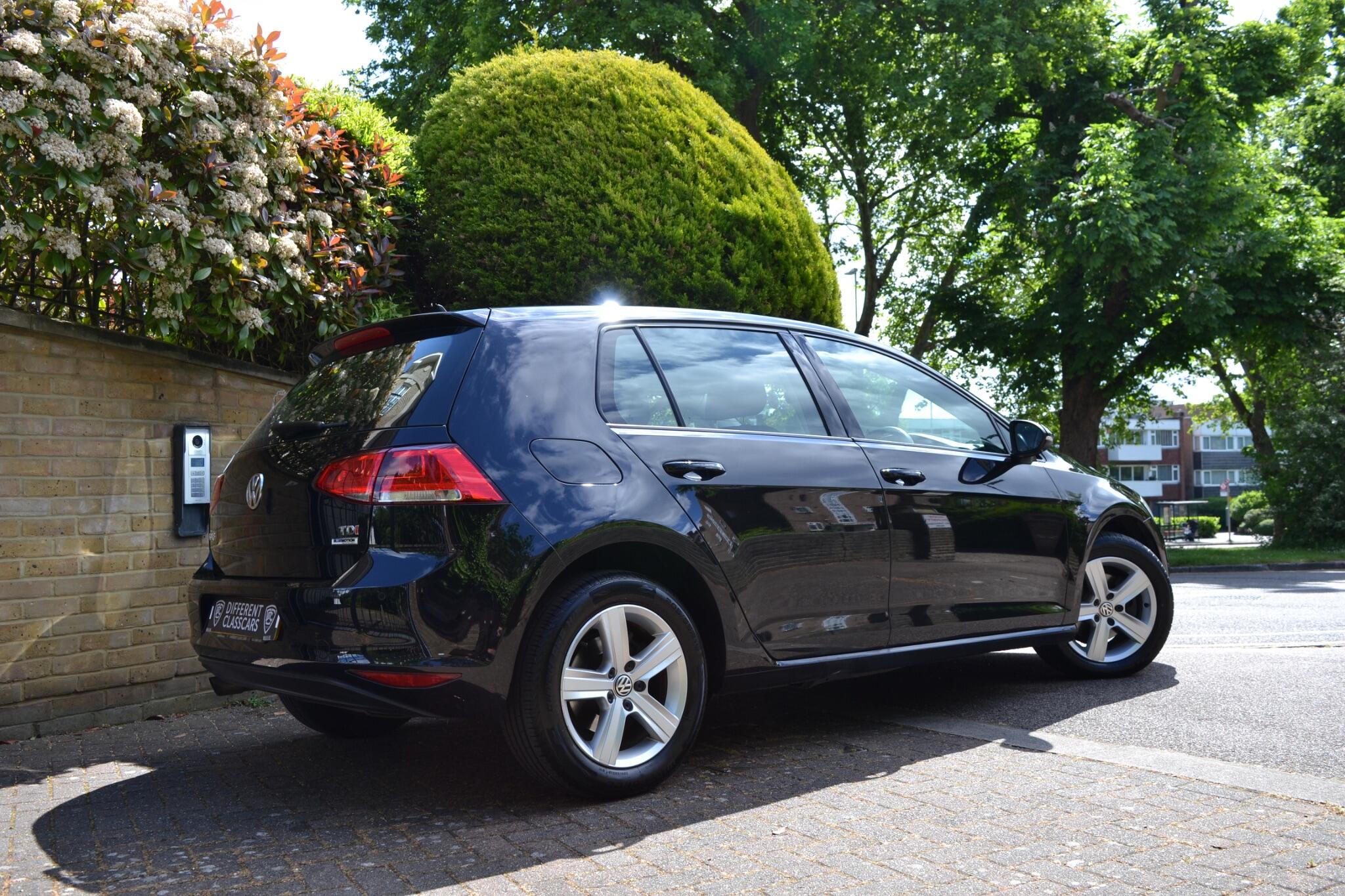 Volkswagen Golf view 8