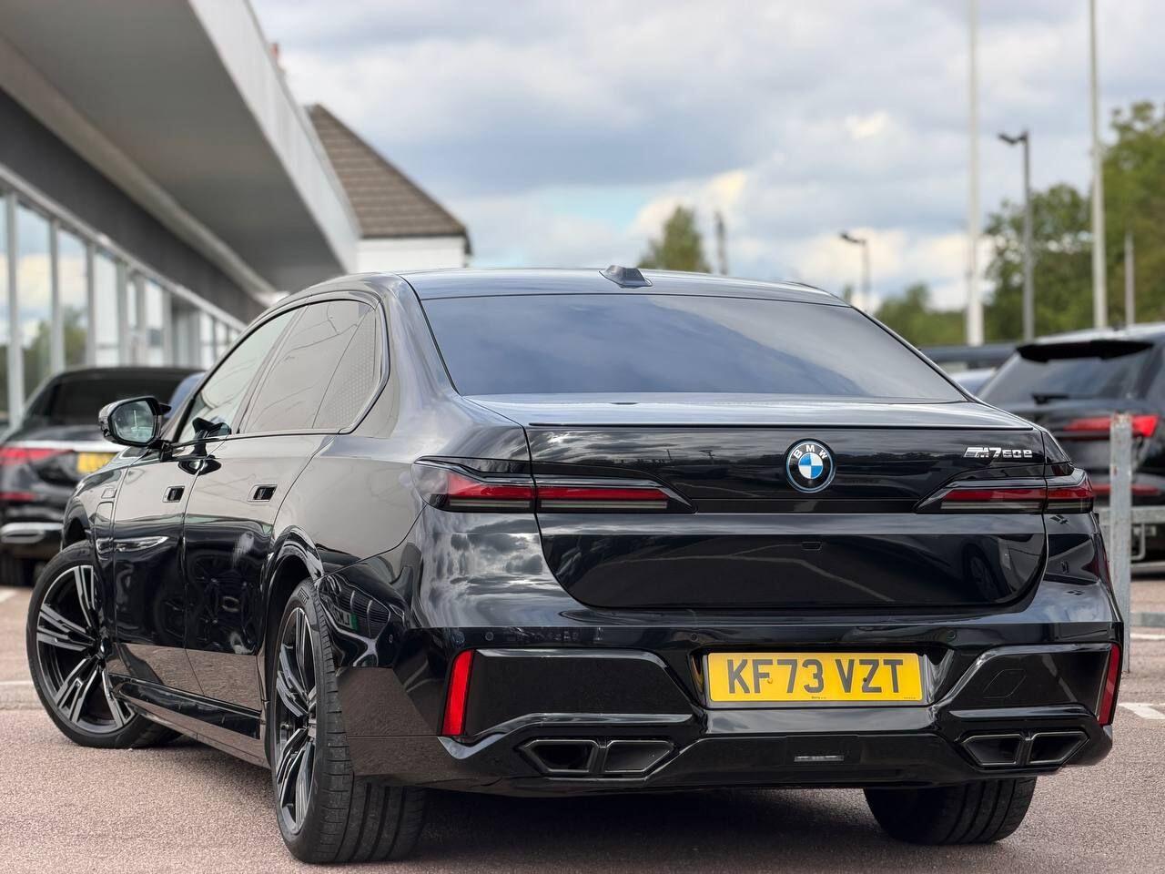 BMW 7 Series view 89