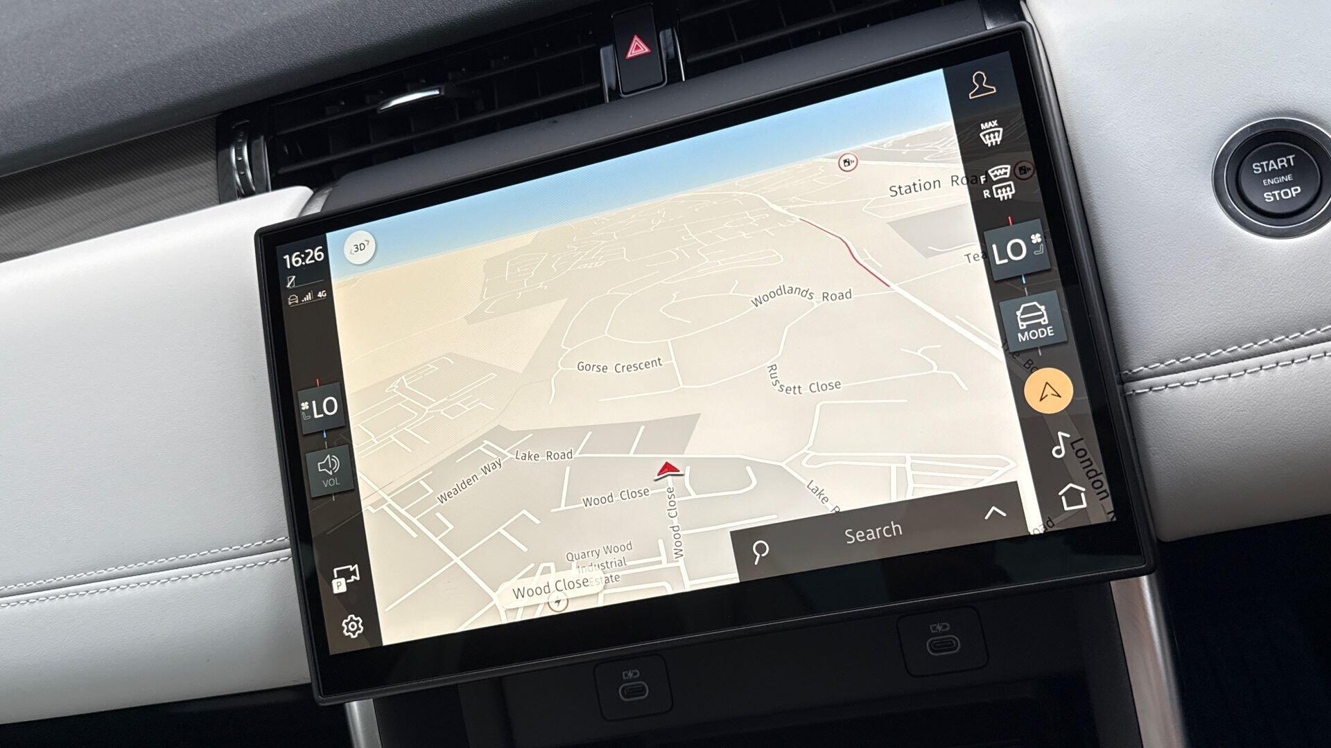 Land Rover Discovery Sport view 12