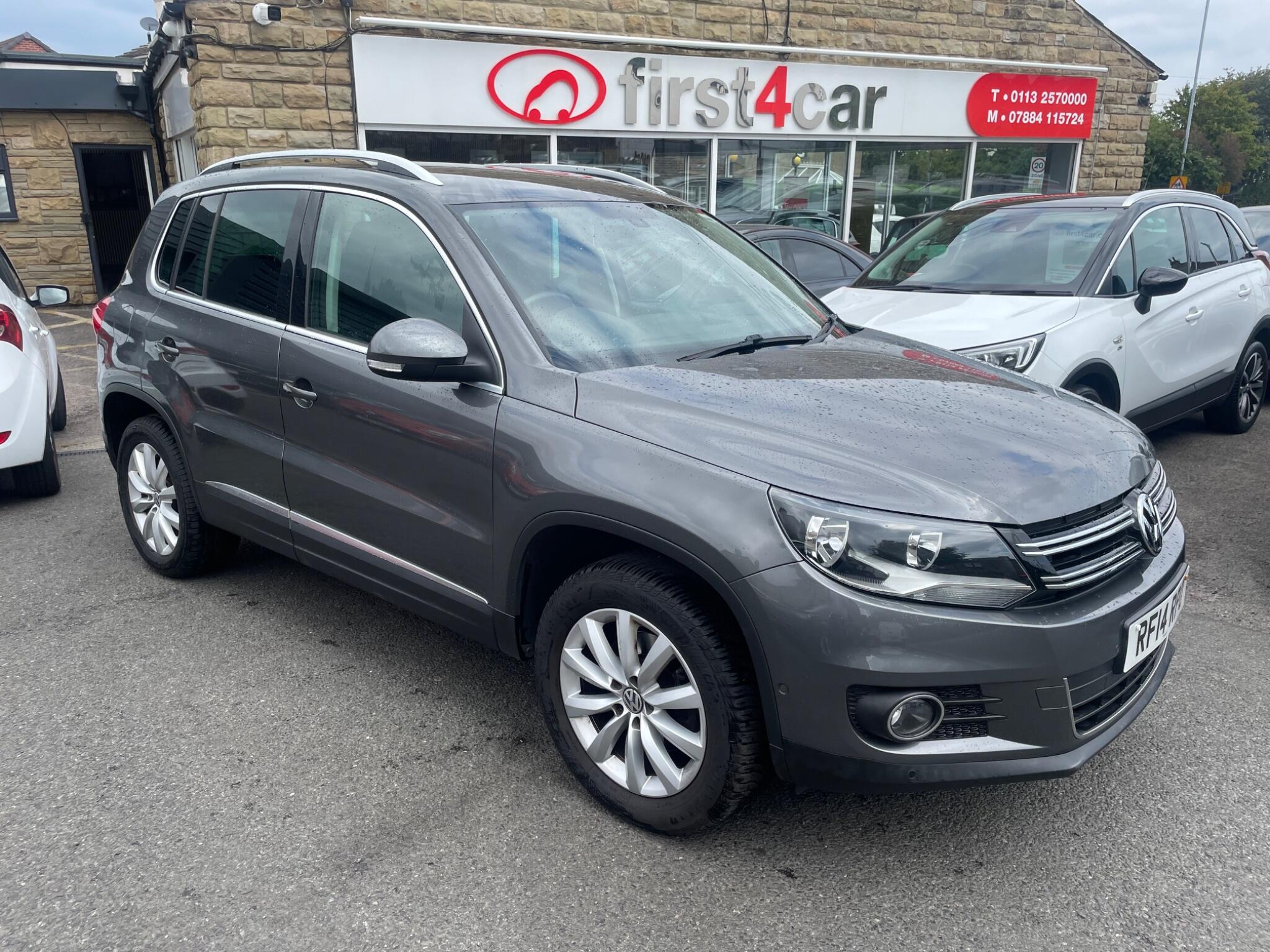 Volkswagen Tiguan view 4