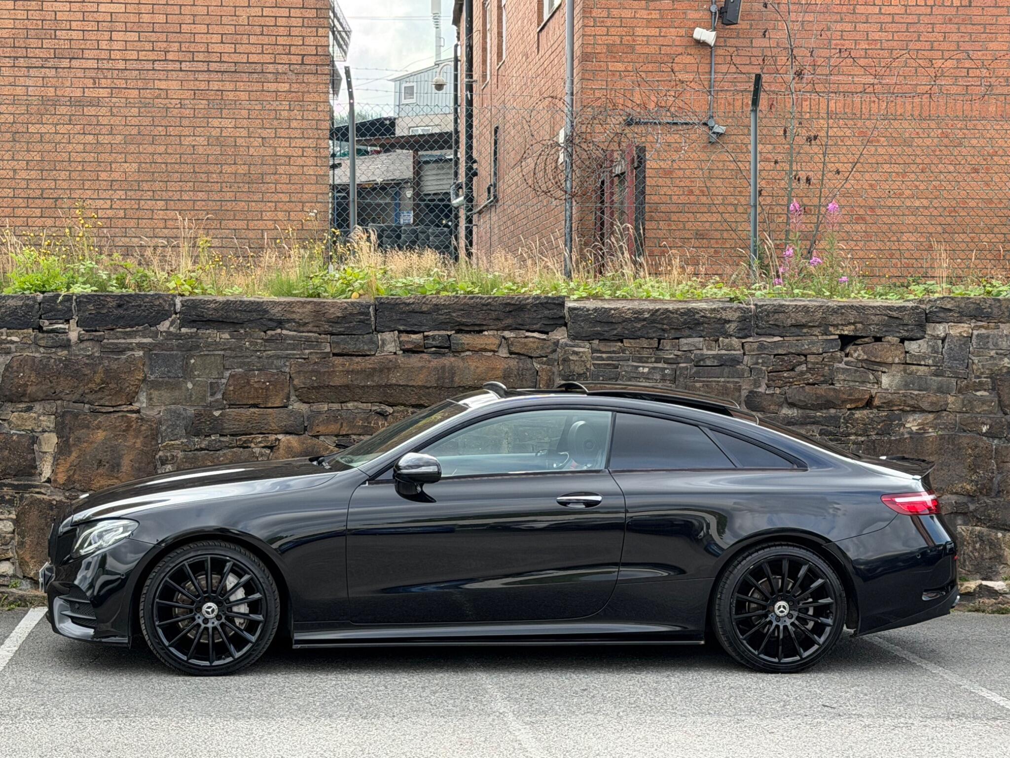 Mercedes-Benz E-Class view 4