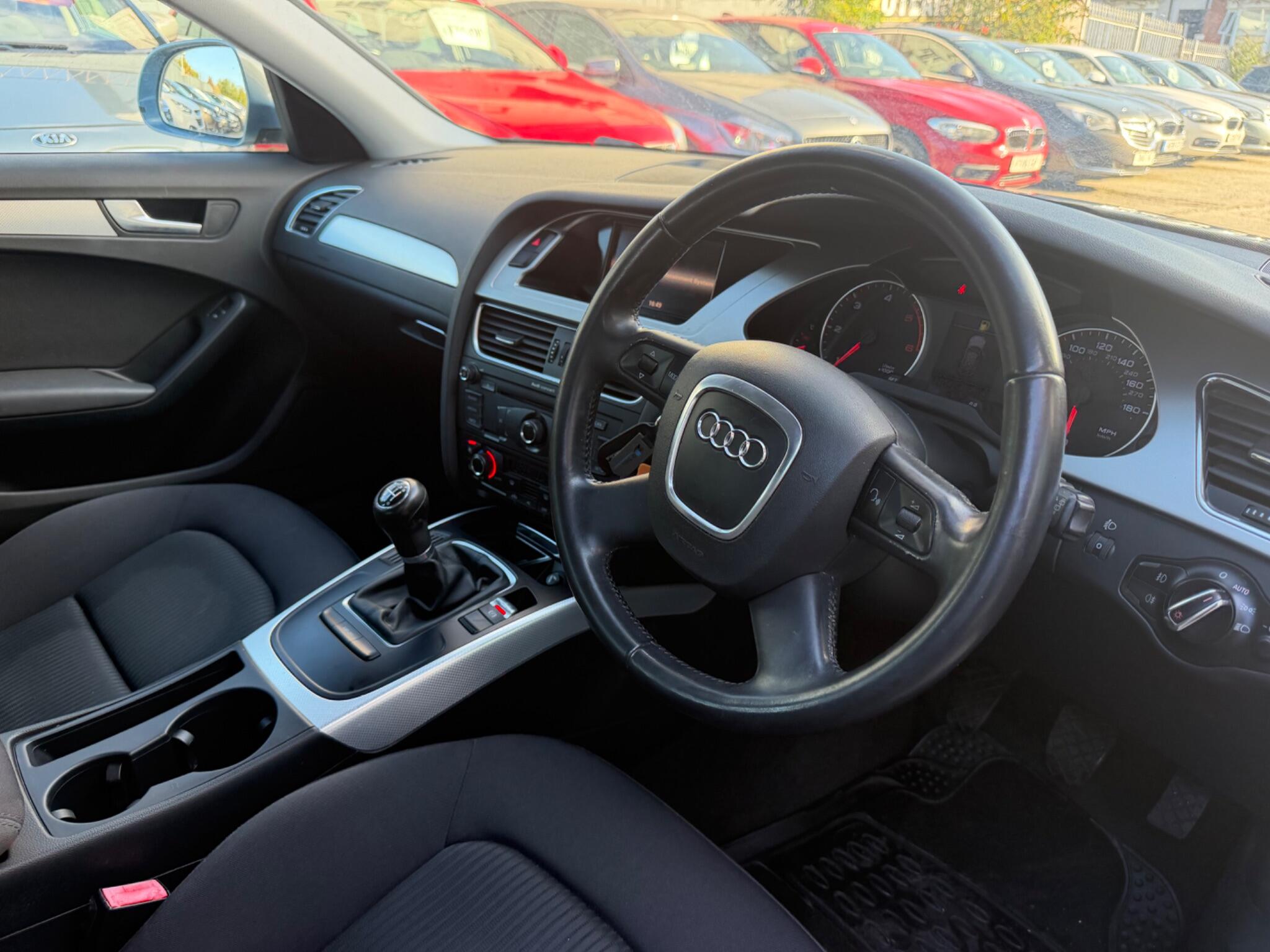 Audi A4 view 11
