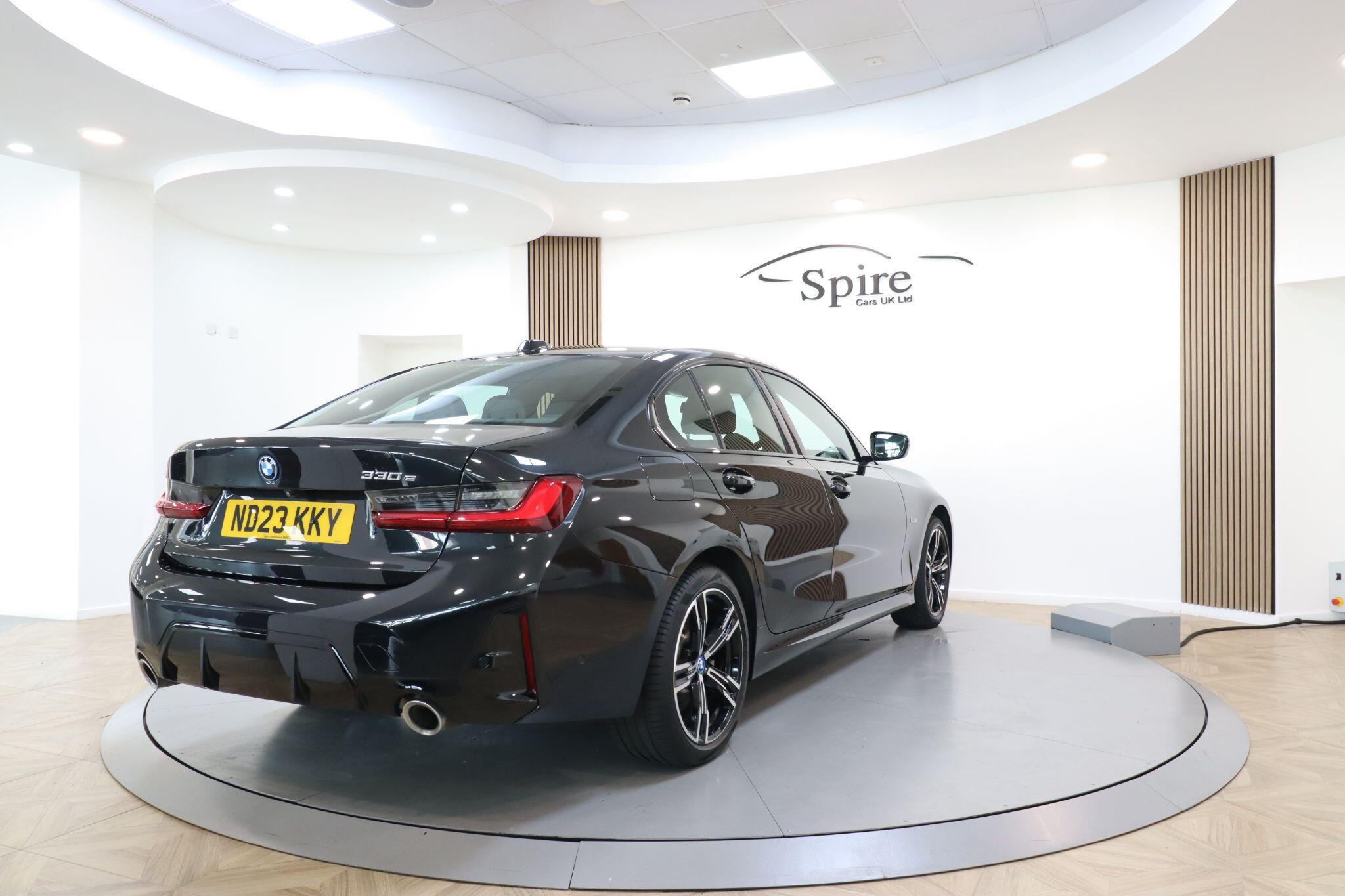 BMW 3 Series view 6