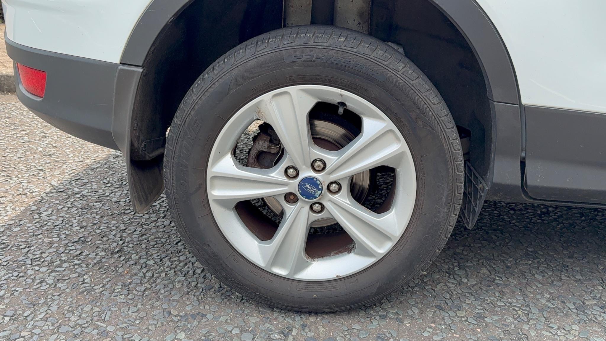 2014 Ford Kuga 2.0 TDCi Zetec AWD Euro 5 5dr • 87,800 miles image 33