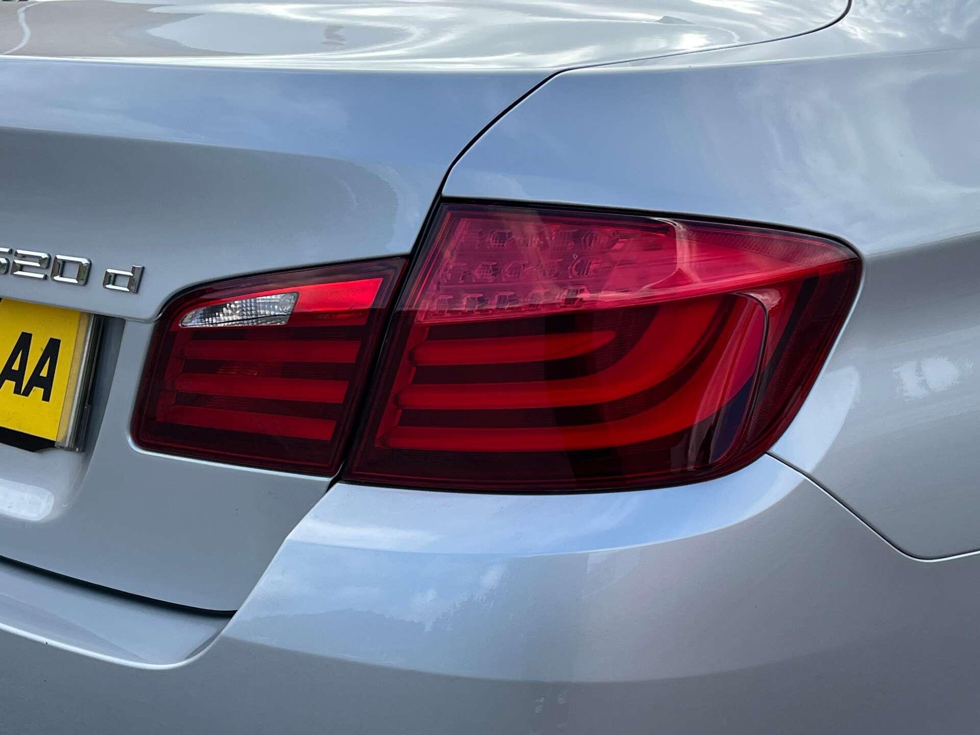 BMW 5 Series view 43