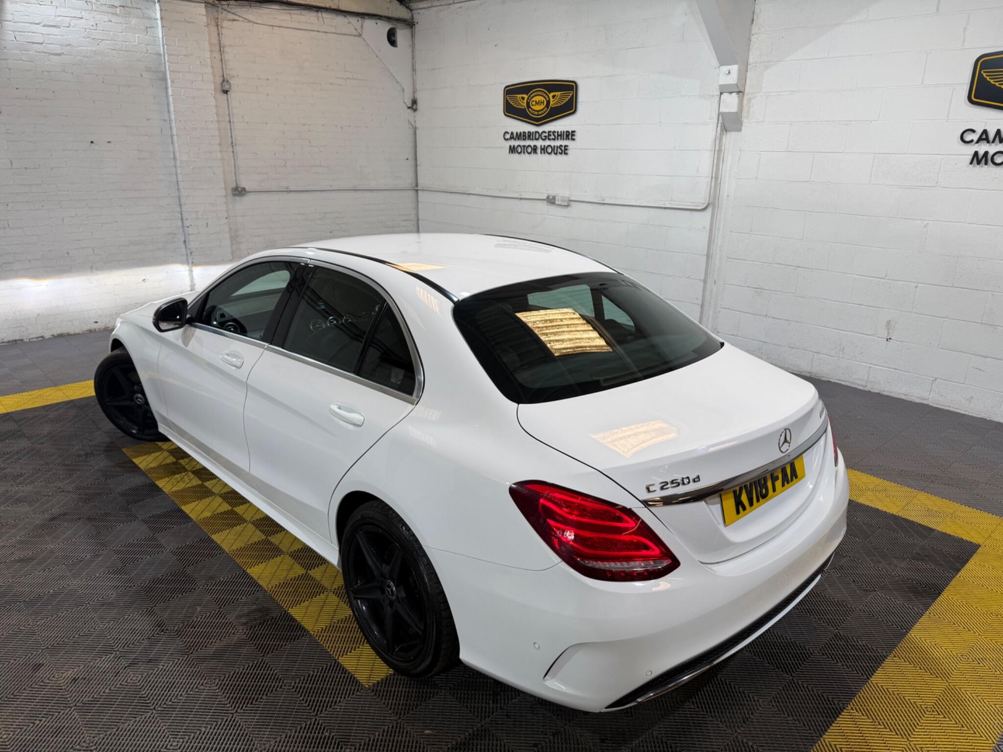 Mercedes-Benz C-Class view 4