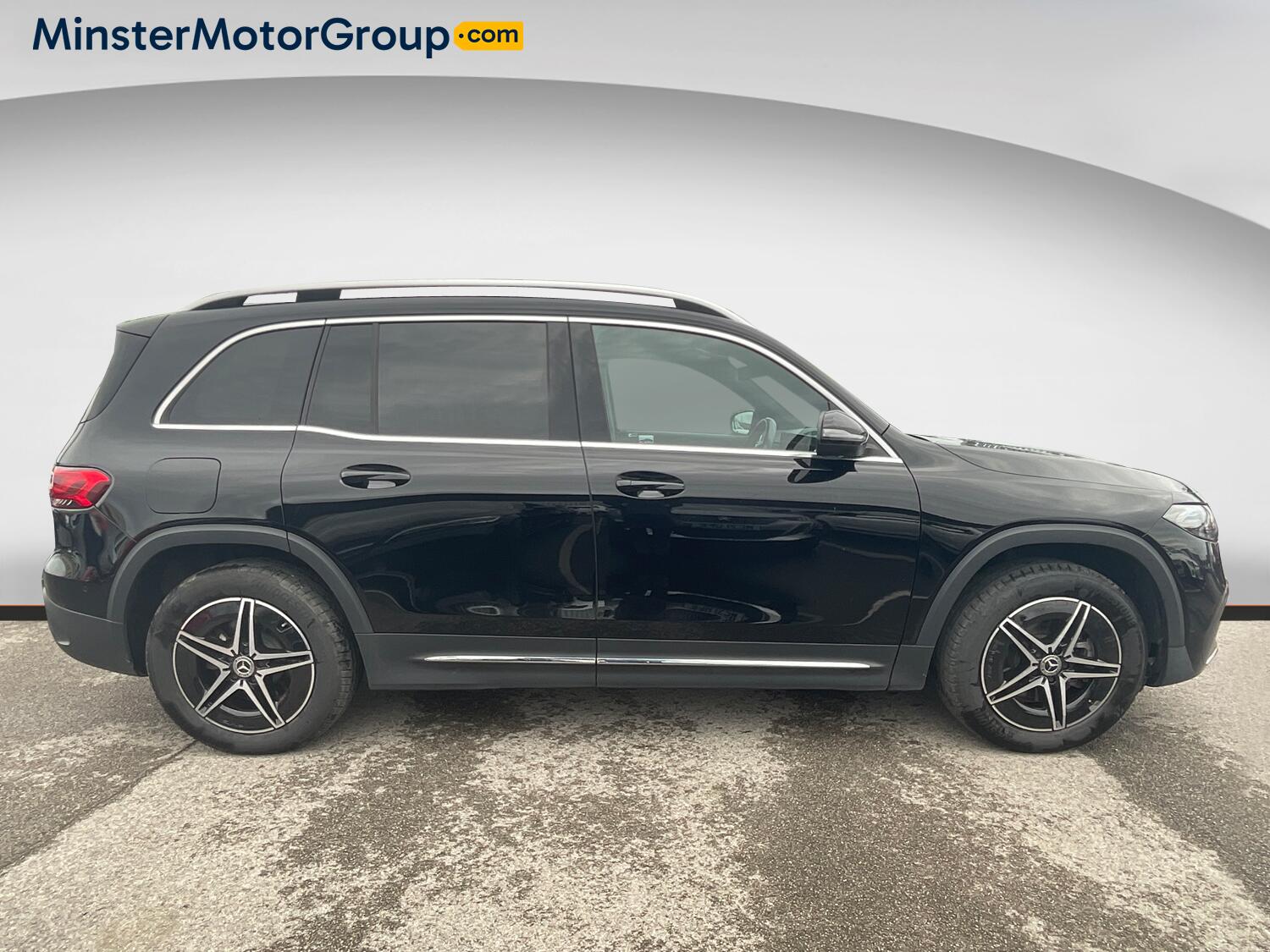 Mercedes-Benz EQB view 2