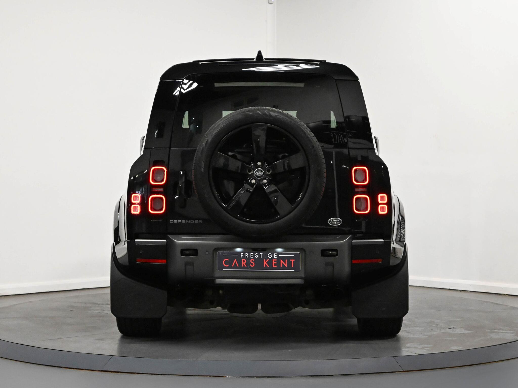 Land Rover Defender view 26