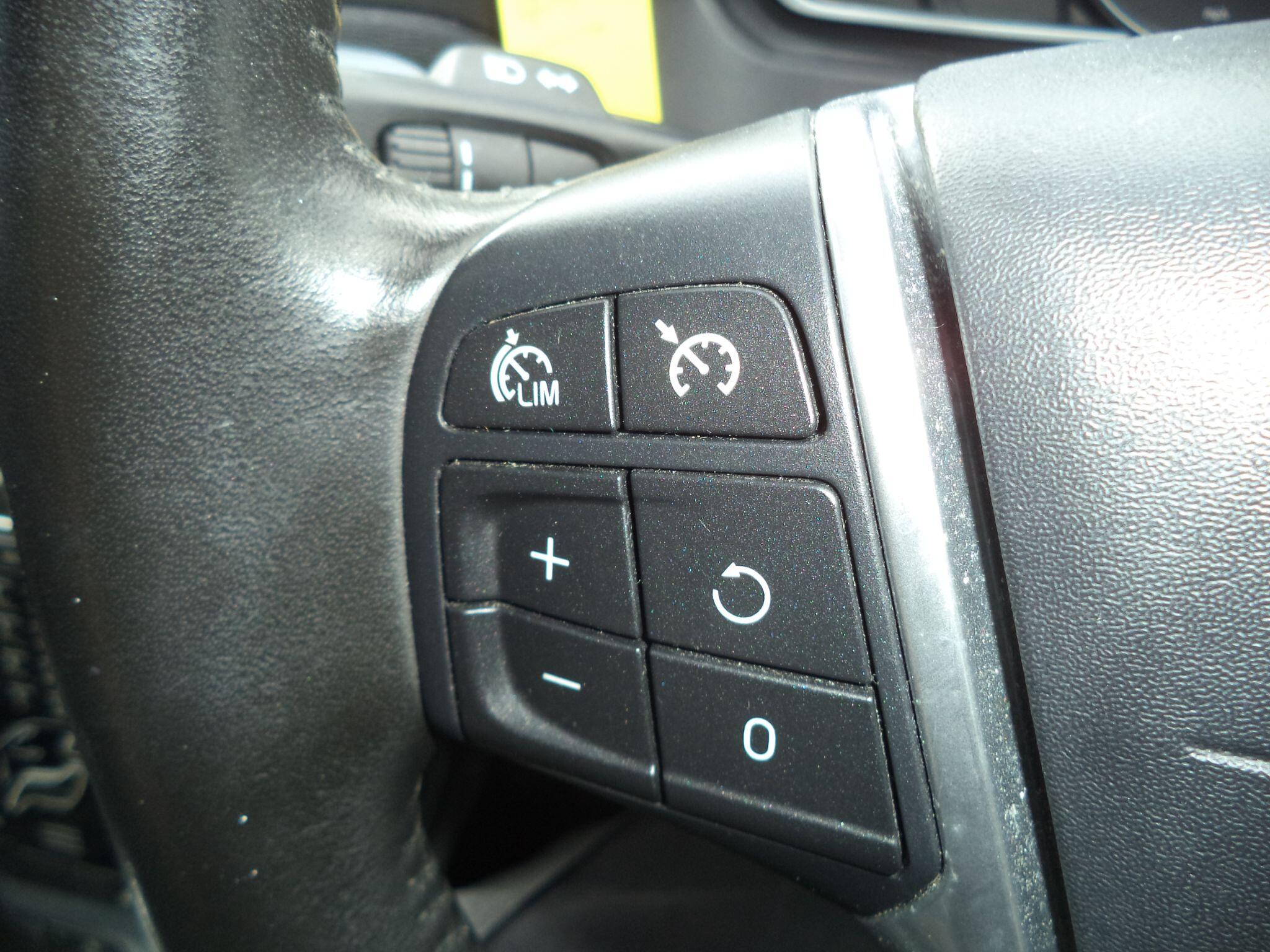 Volvo V40 view 46