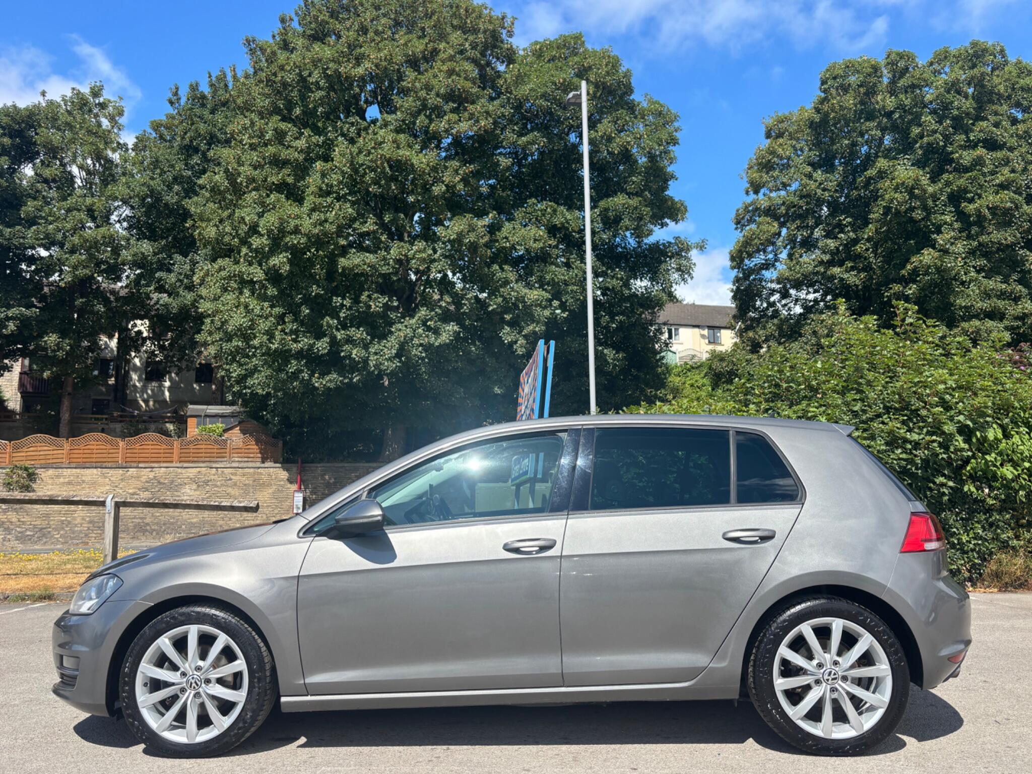 Volkswagen Golf view 8