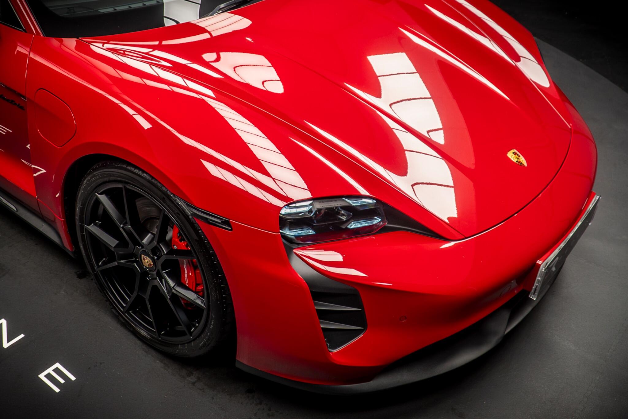 Porsche Taycan view 11