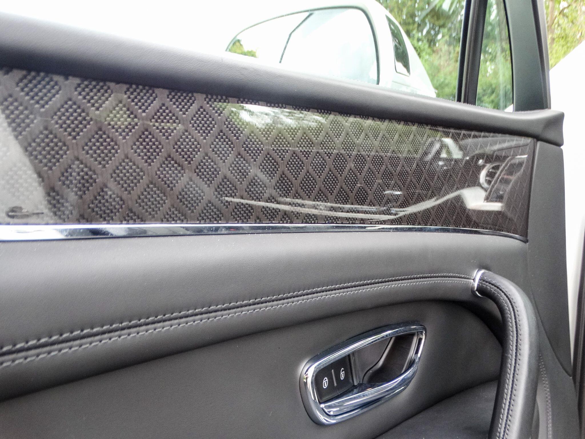 Bentley Bentayga view 22